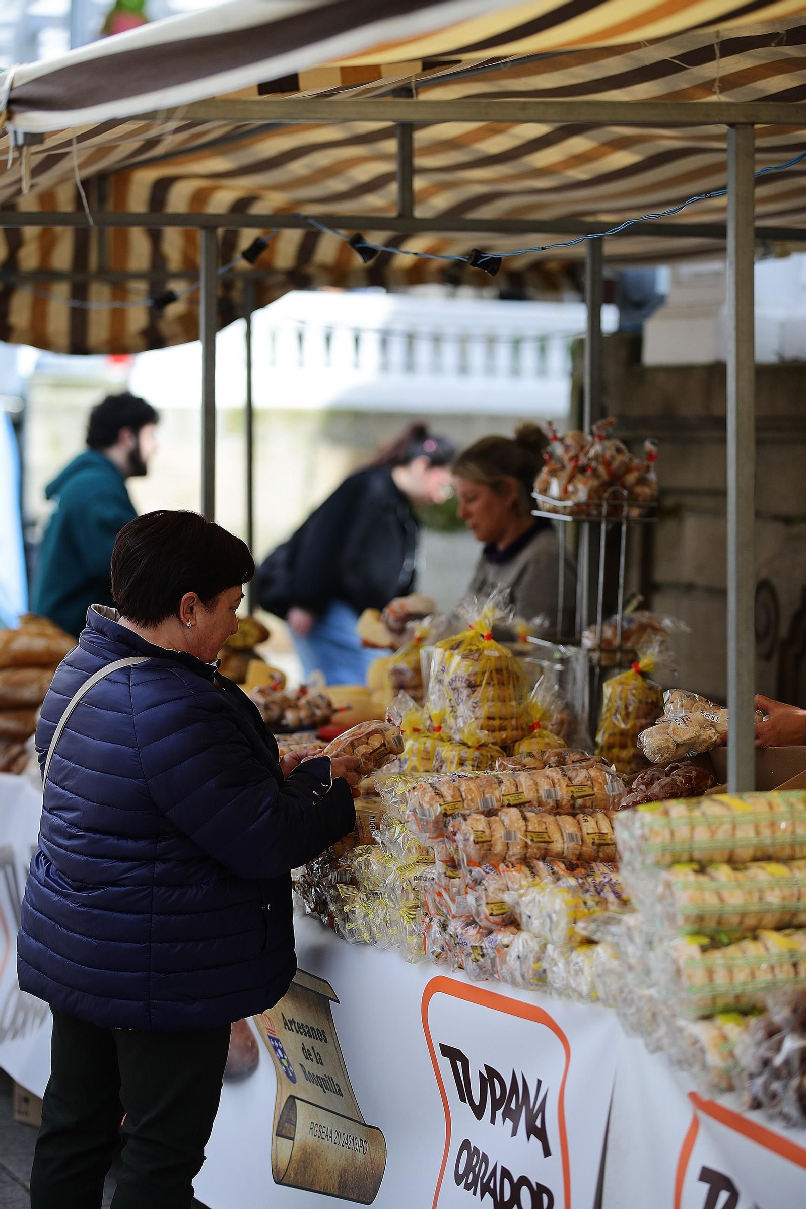 Galería | Las rosquillas protagonizan la fiesta de San Lázaro