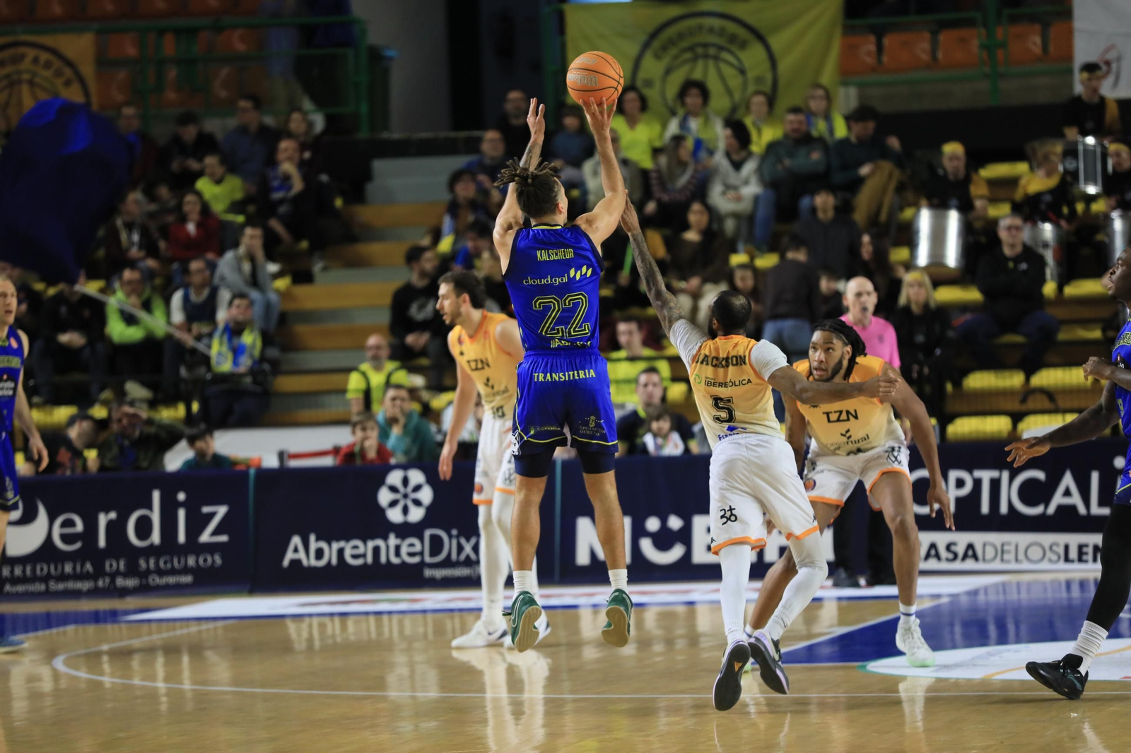 Galería | El COB sufre pero gana de nuevo en el Pazo