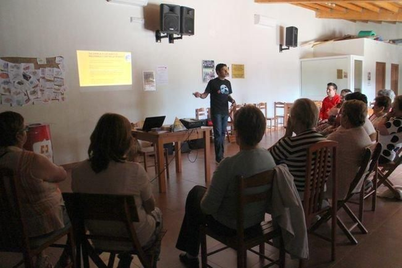 Una de las sesiones del taller de nutrición que imparte la Escola Rural de Saude da Limia.