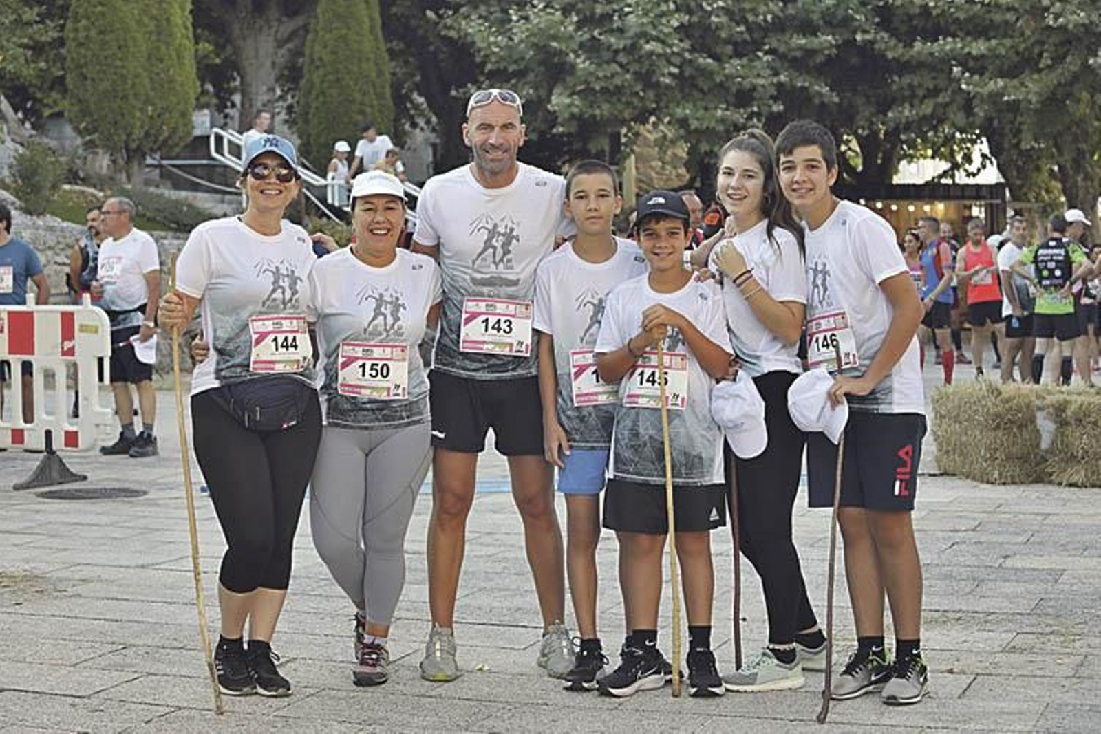 María José, Rosa, Luis, Alberto, David, Sofía y Javier.  JOSÉ PAZ