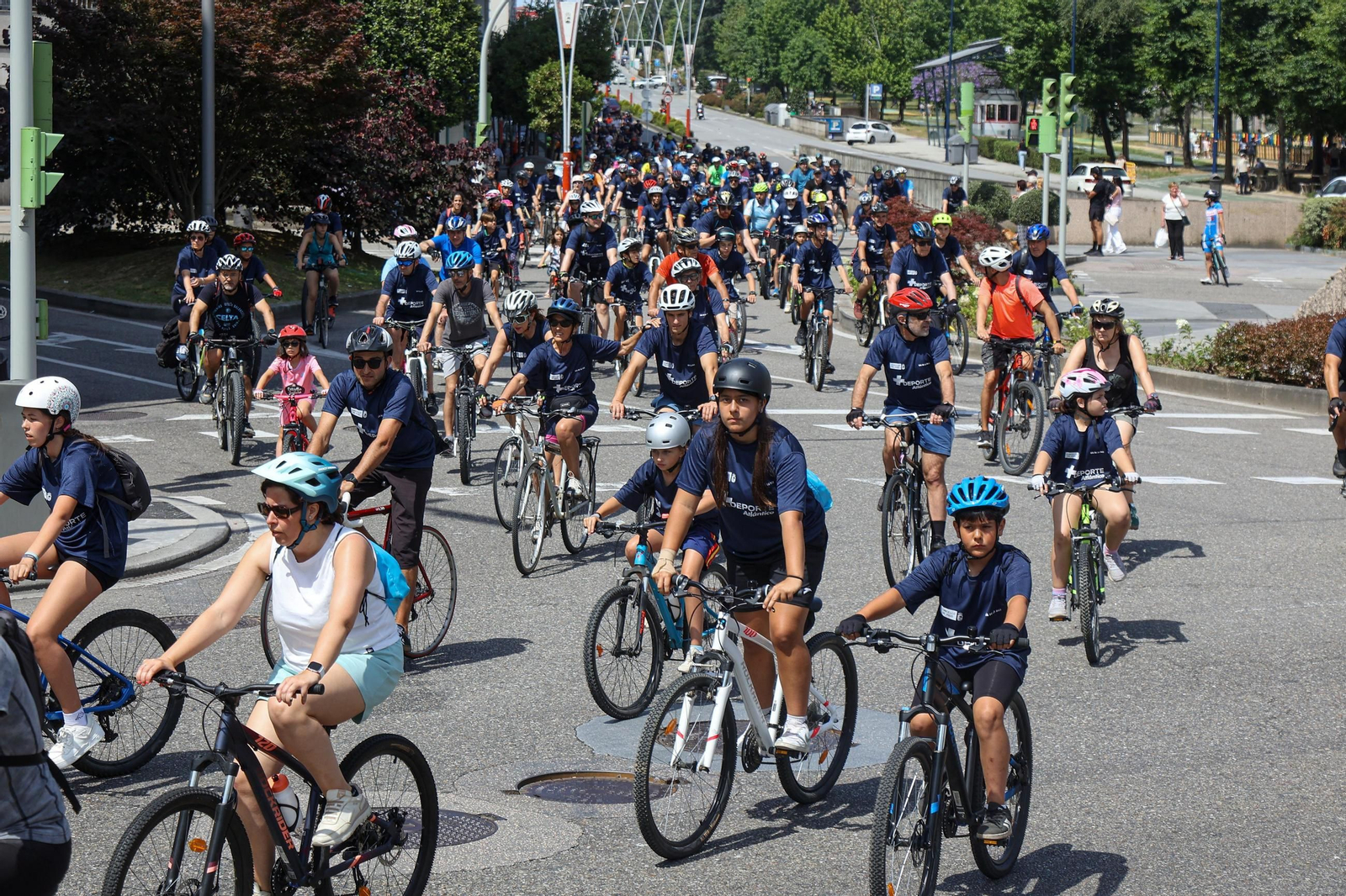 Galería | El ciclismo toma Vigo con la primera edición del Día de la Bici de Atlántico