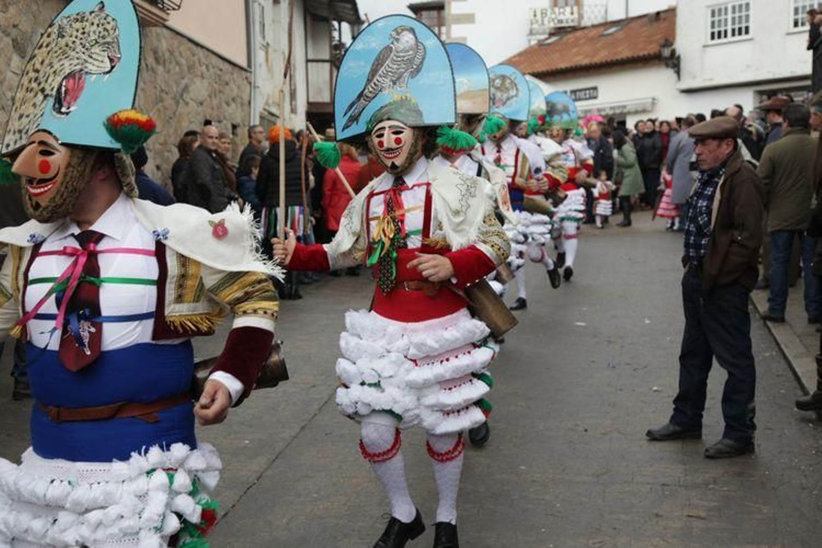 Laza recibe a los peliqueiros con bica y licor café
