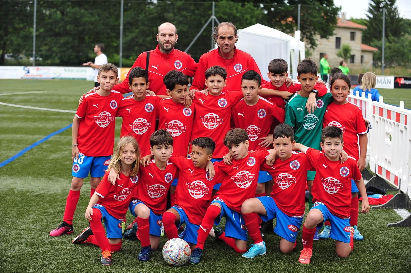 La plantilla benjamín de la UD Ourense