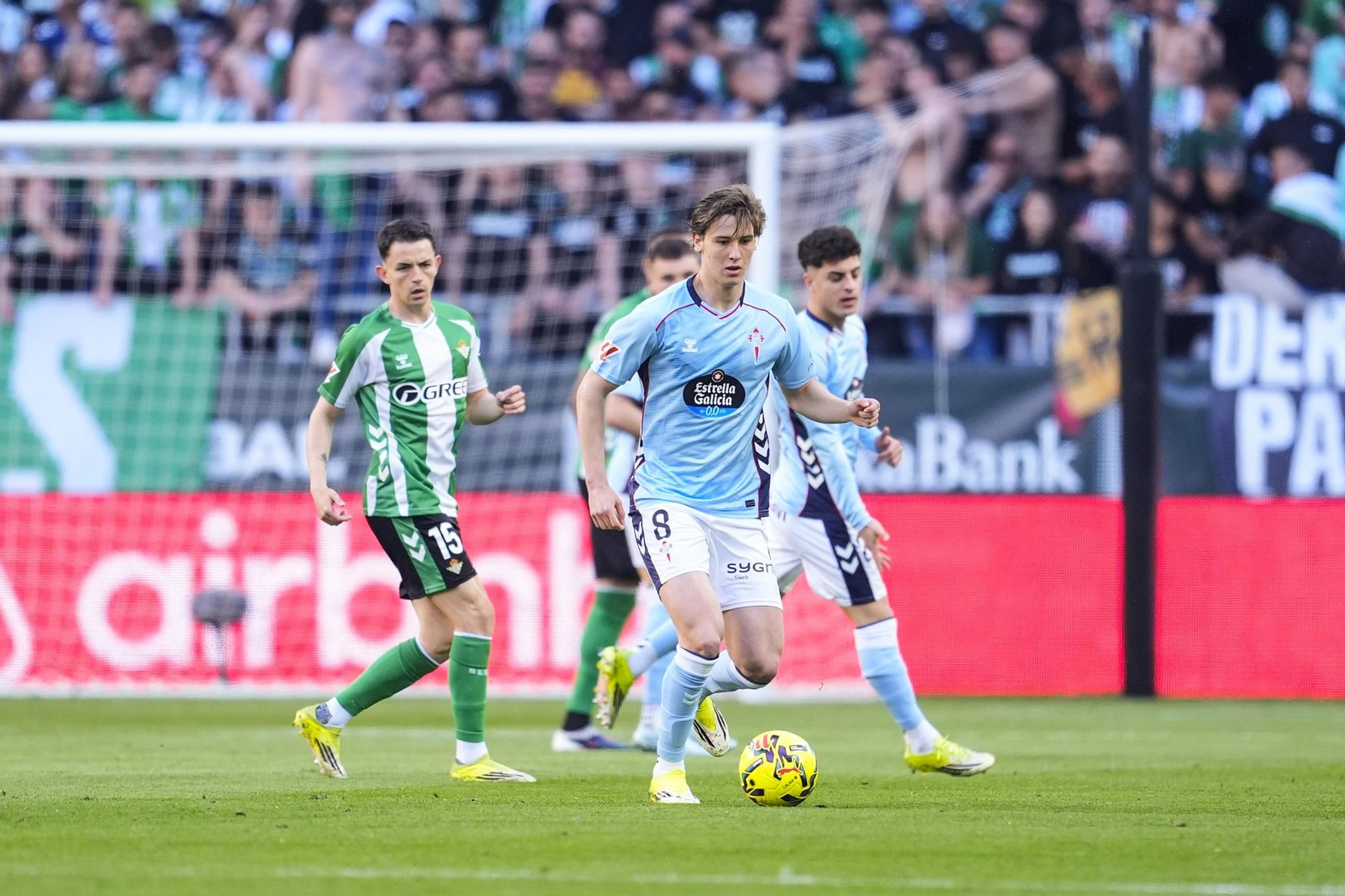 Fer López alternó acciones de mérito en ataque con pérdidas de balón peligrosas.