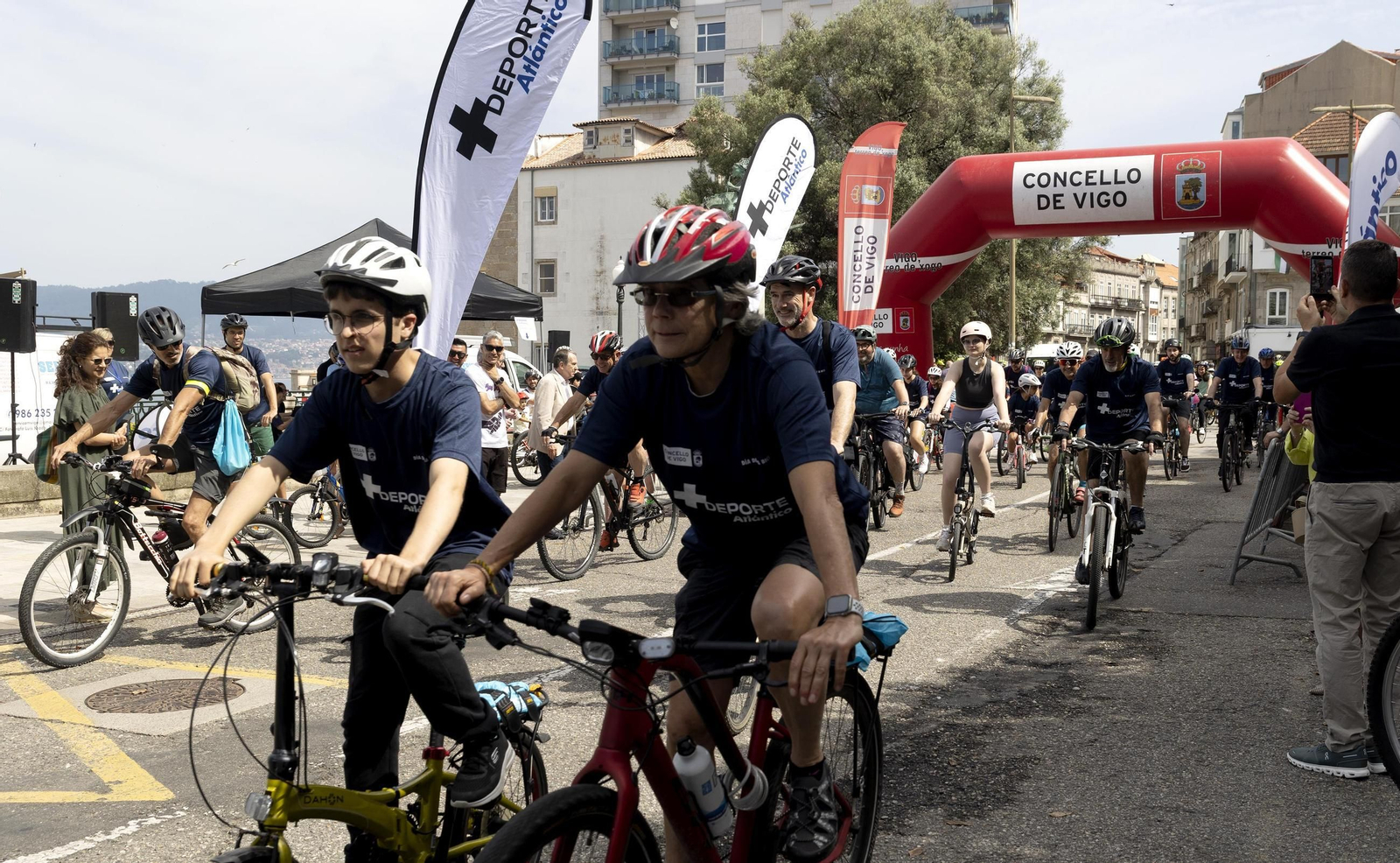 Galería | El ciclismo toma Vigo con la primera edición del Día de la Bici de Atlántico