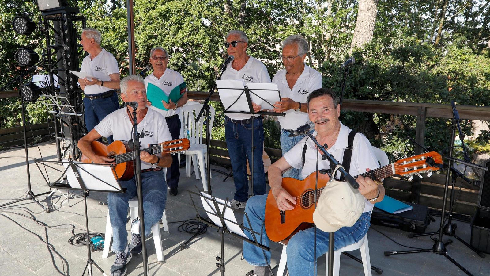 Una actuación de ediciones pasadas del certamen “Cancións dos nosos barrios”, organizado todos los años en la finca de San Roque.