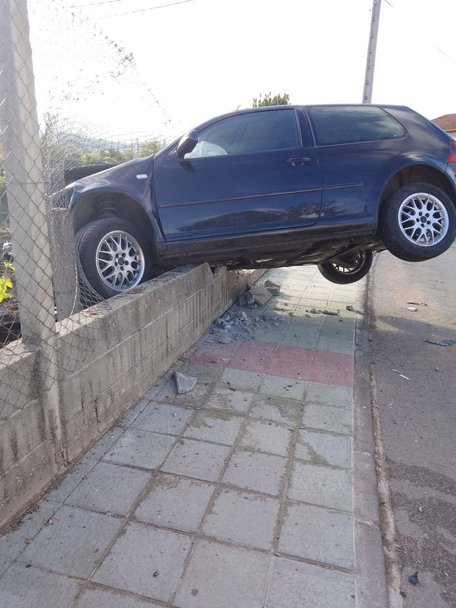 El vehículo accidentado.