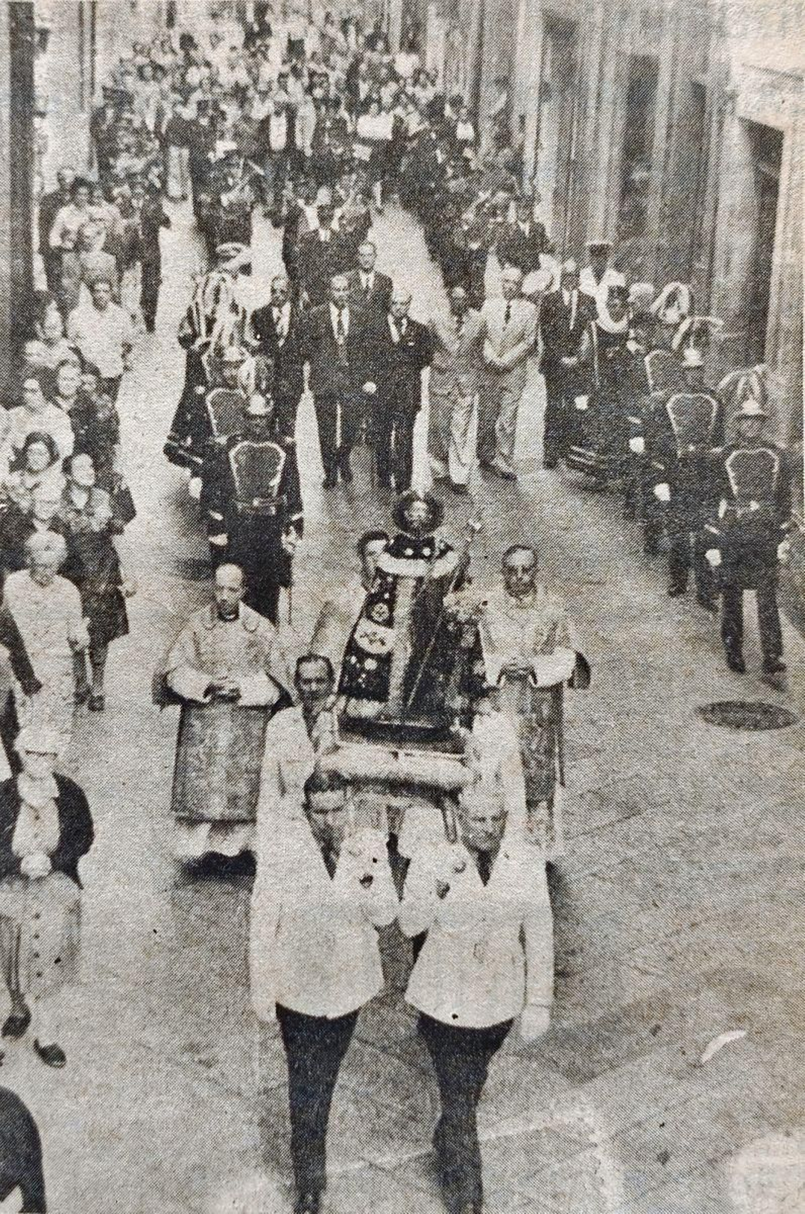 Procesión en honor de San Roque en Orense.