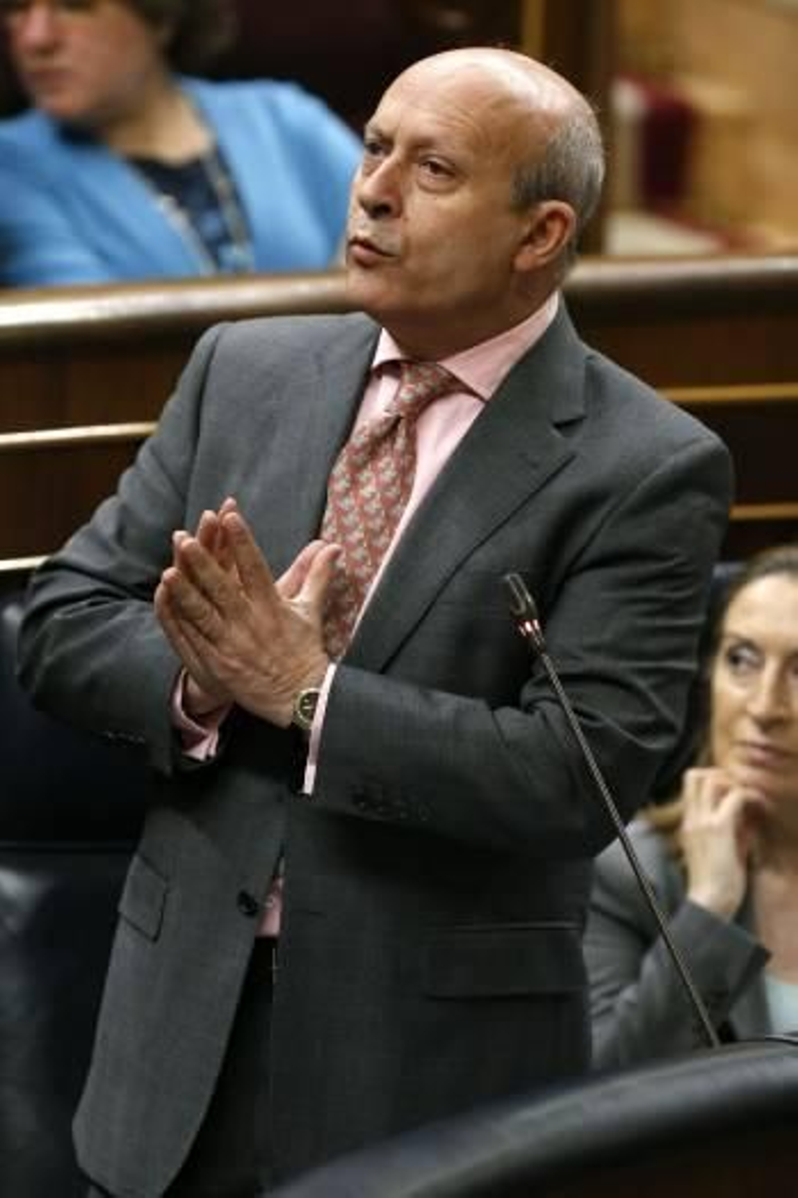 El ministro de Educación, José Ignacio Wert, ayer en el Congreso. (Foto: JAVIER LIZÓN)