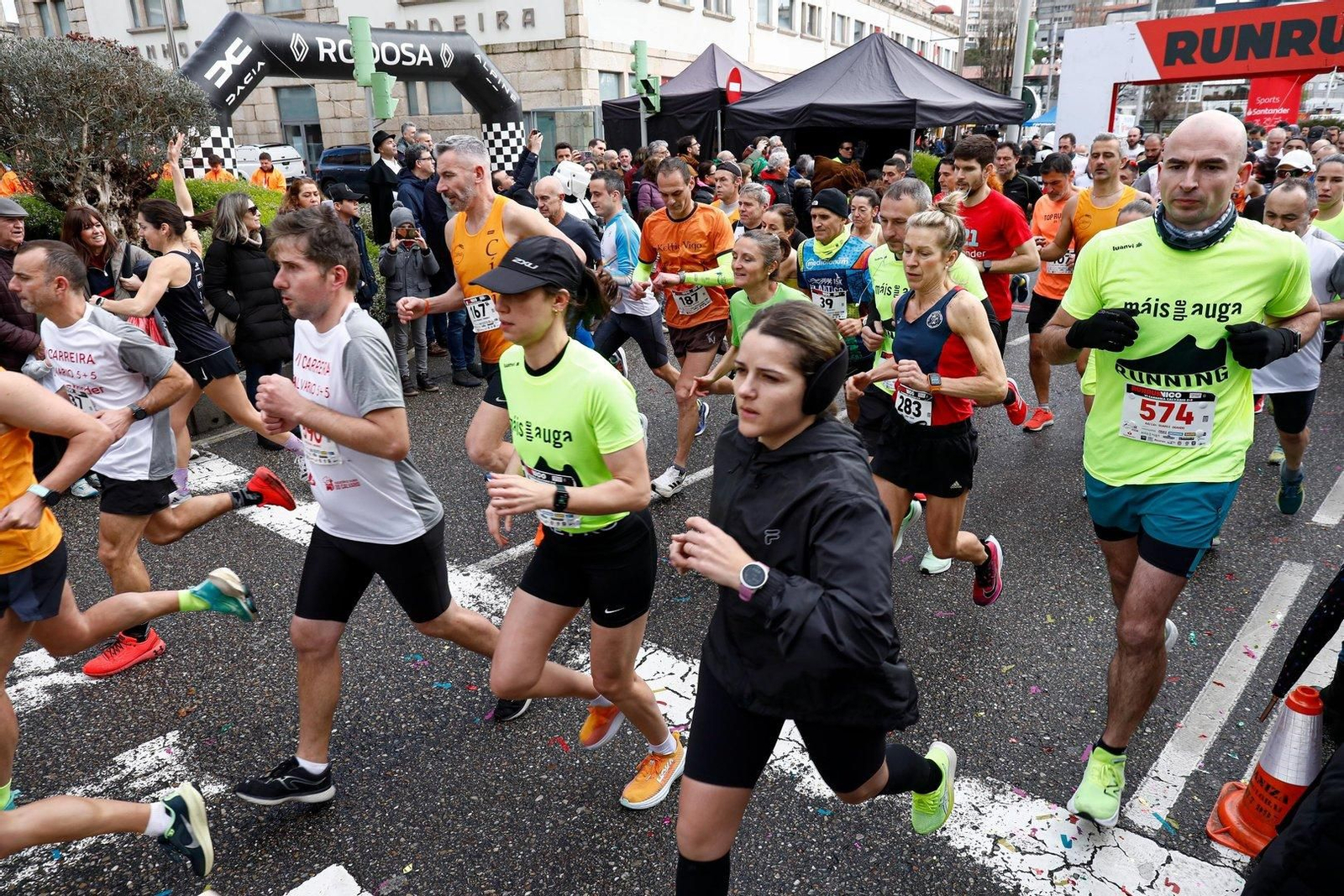 Salida de la carrera Calvario 5+5 desde Jenaro de la Fuente.