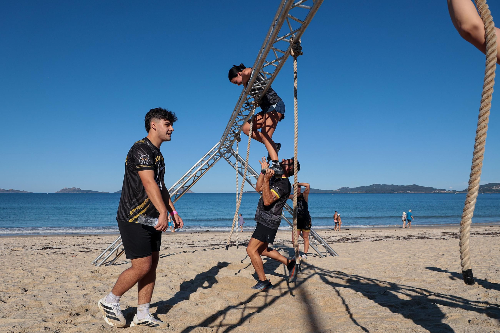 Galería | Samil se llena de deportistas por el Desafío Boot Camp