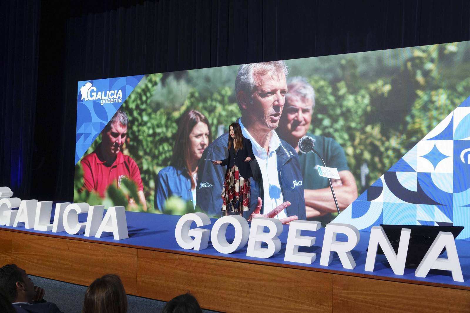 Galería | Rueda lidera el acto del PPdeG en Vigo y hace balance del mandato