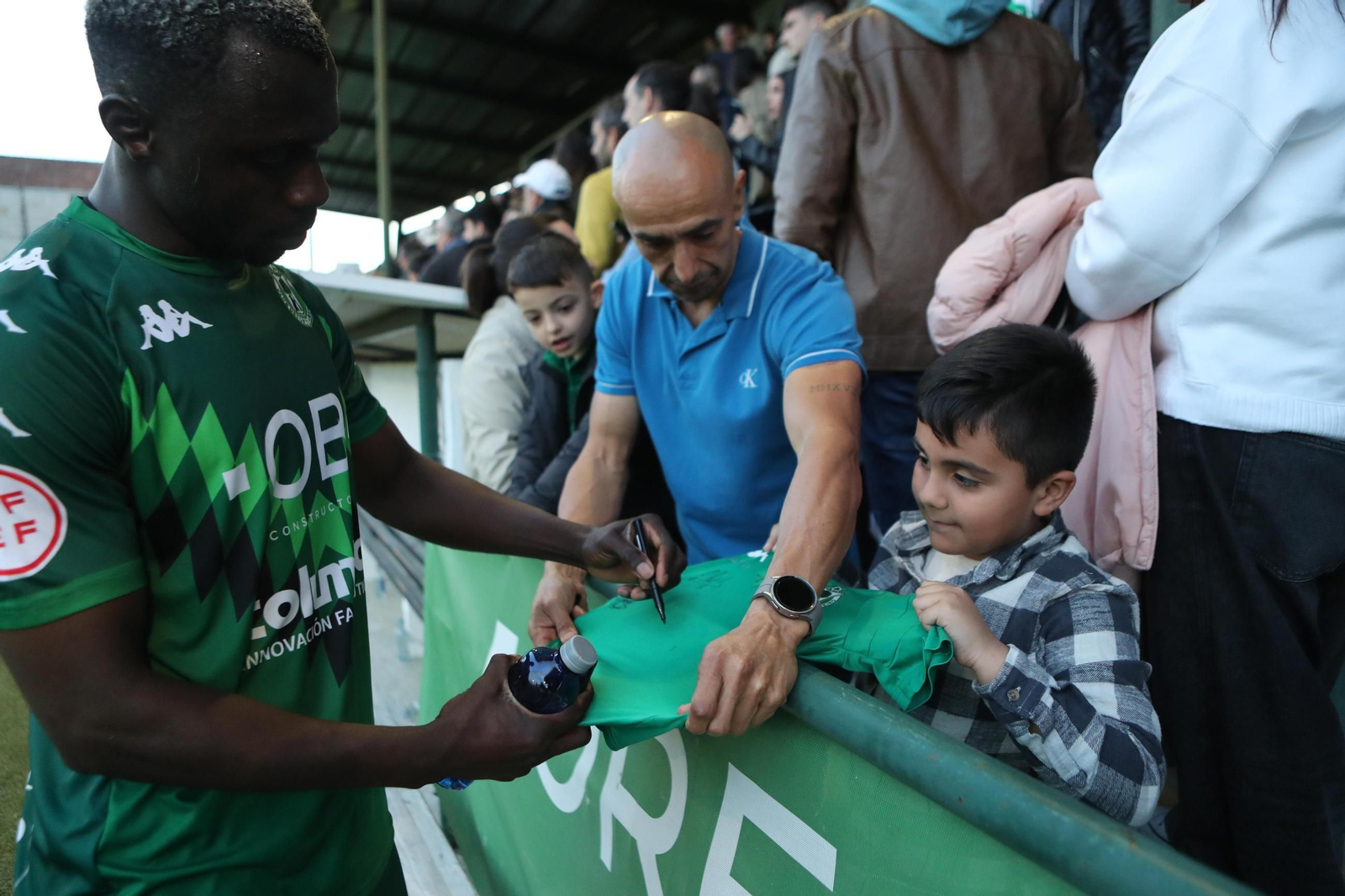Galería | Empate a uno entre el CD Arenteiro y Ourense CF en el derbi termal