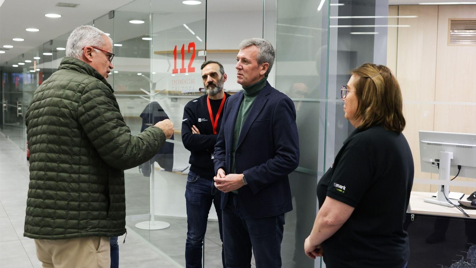 El presidente de la Xunta, Alfonso Rueda, visita la sede de la Axencia Galega de Emerxencias-112 Galicia.