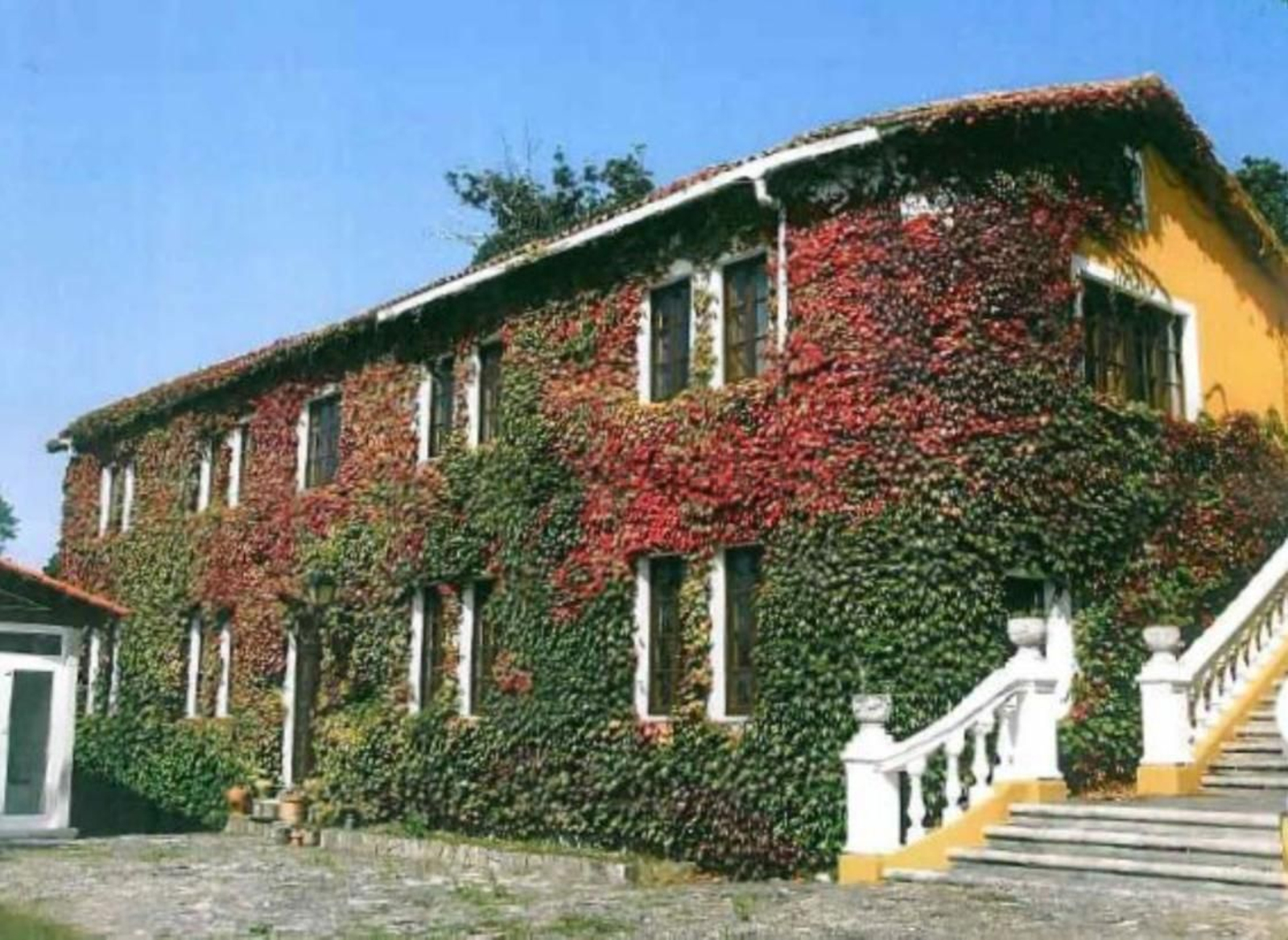 Fachada de la vivienda en venta más cara de Galicia. // Idealista