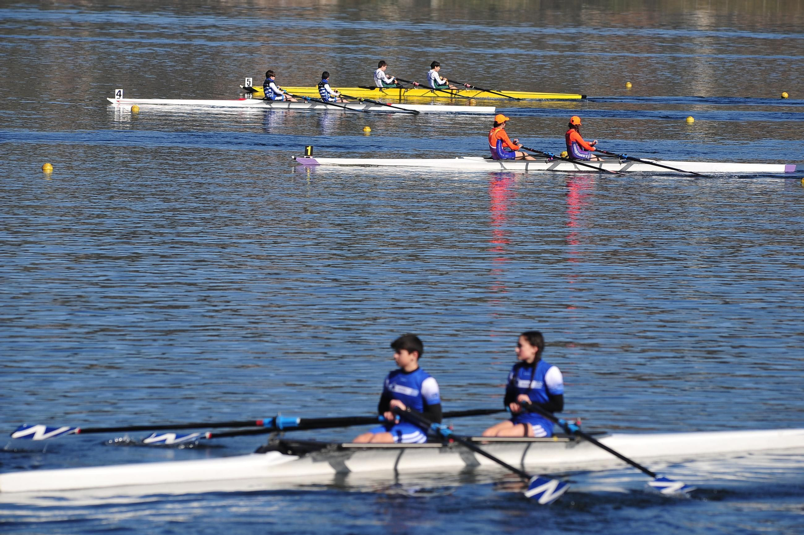 Galería | El Club Naútico Castrelo de Miño sede de la segunda jornada de la Liga Gallega de Remo