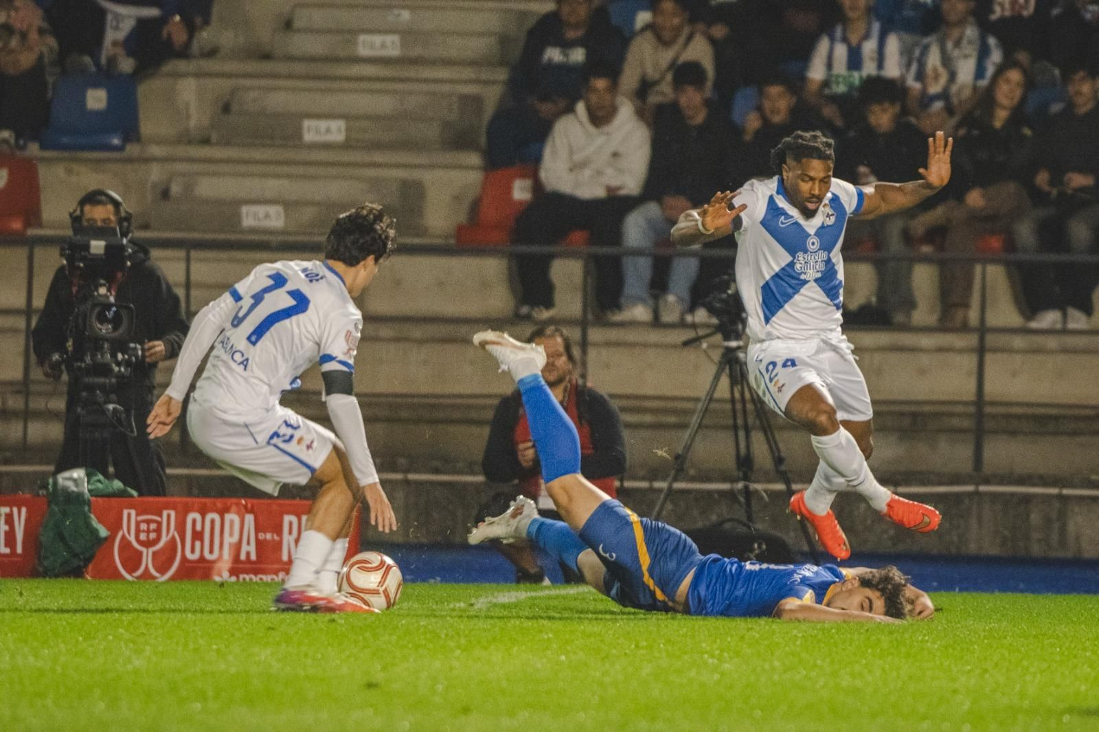 O Couto vibra en el Auriense vs. Deportivo de A Coruña de la Copa del Rey