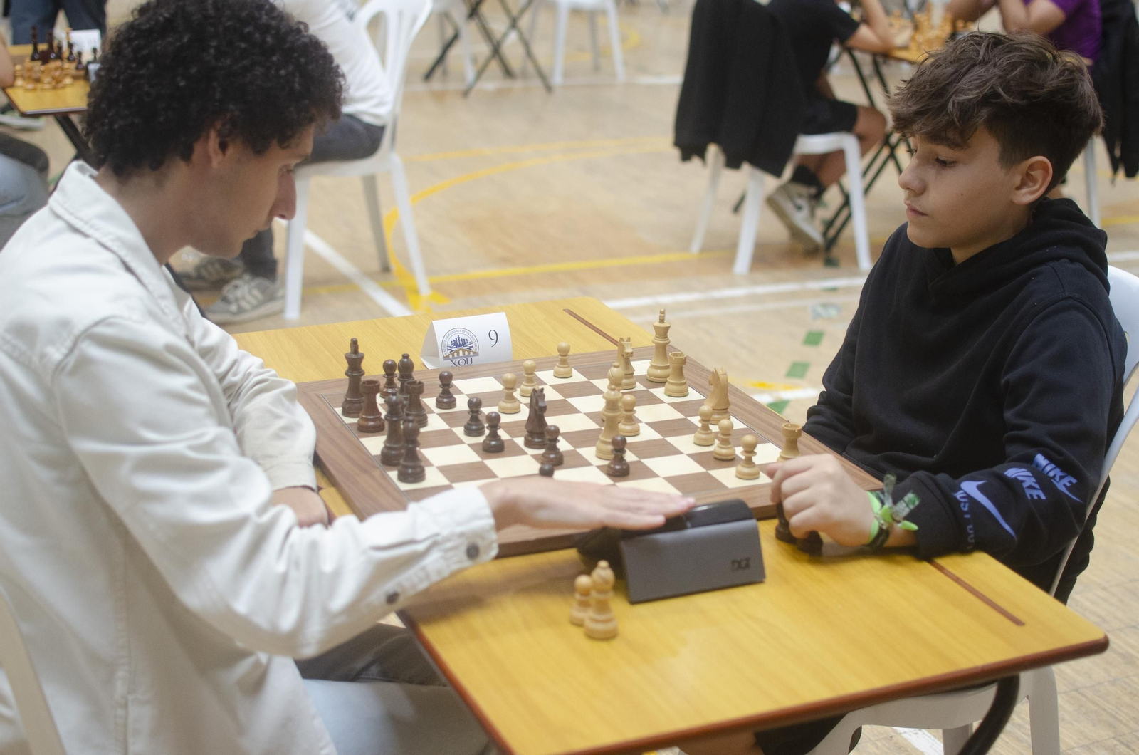 Galería | Lóstreo vive un torneo solidario y rápido de ajedrez