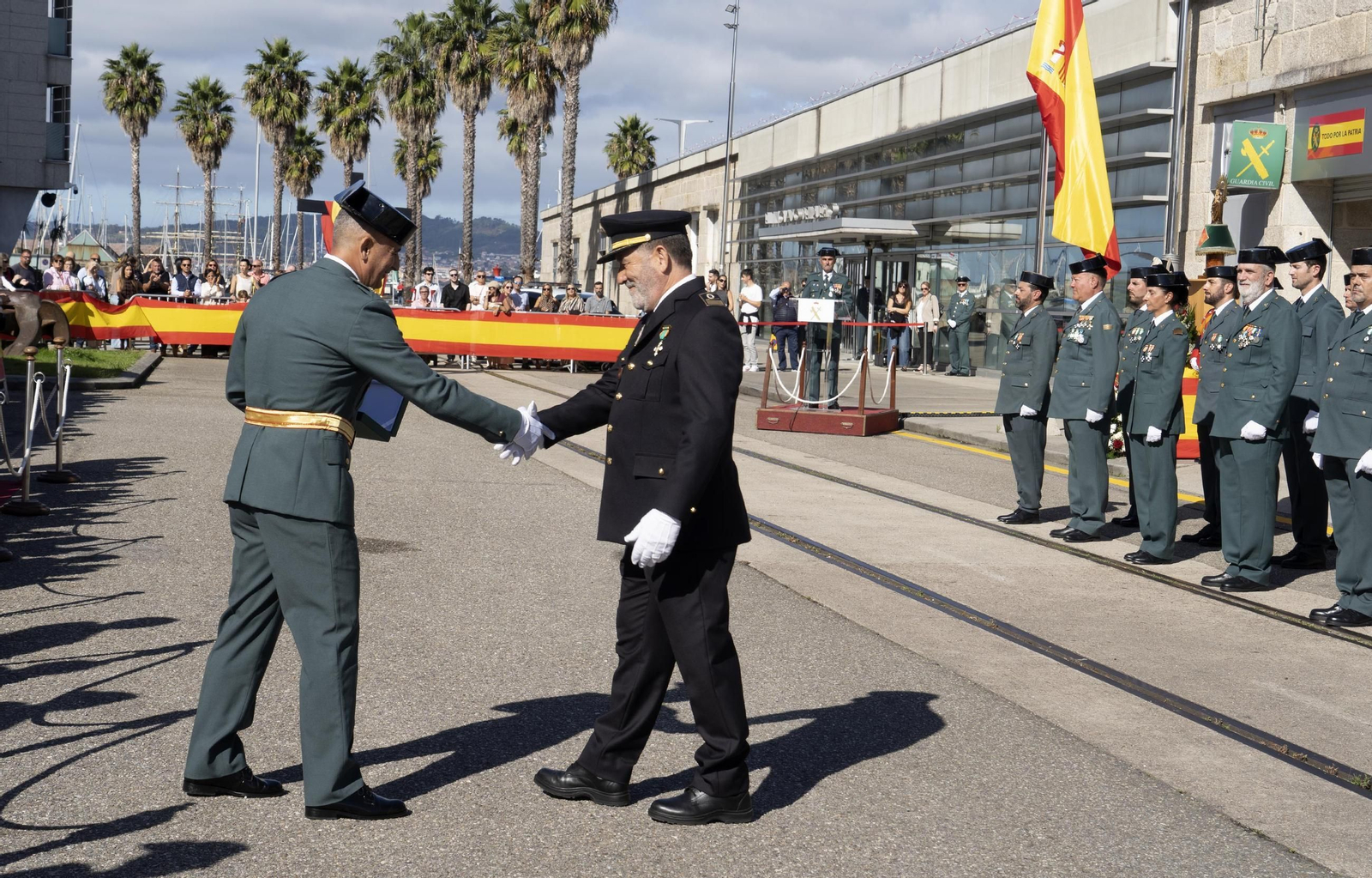 Galería | La Guardia Civil celebra el Día del Pilar en Vigo