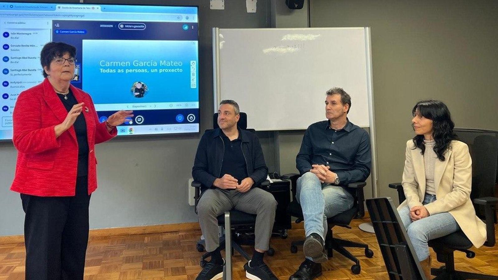 Uno de los coloquios promovidos por Carmen García Mateo (1ª izq.).