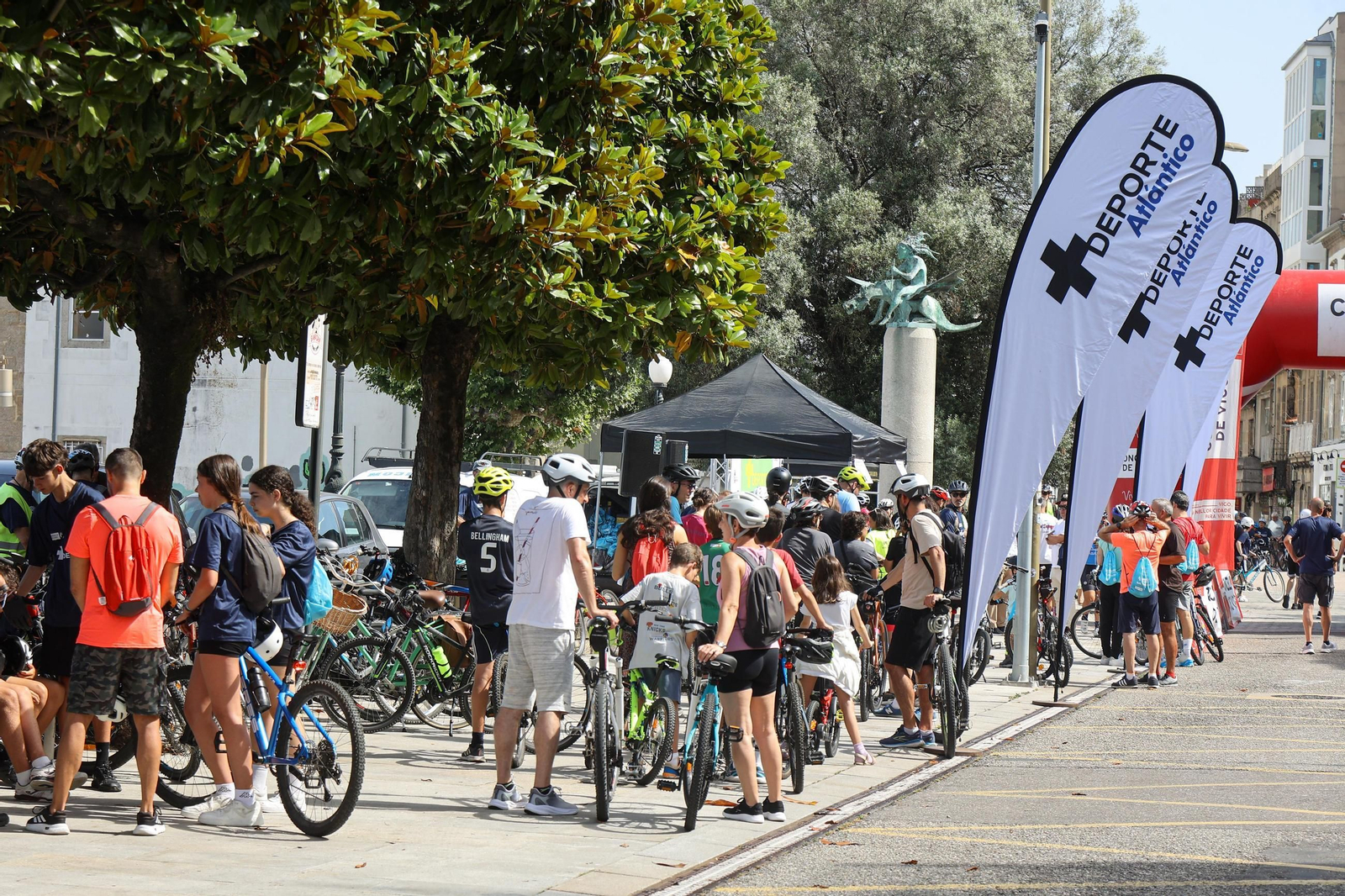 Galería | El ciclismo toma Vigo con la primera edición del Día de la Bici de Atlántico