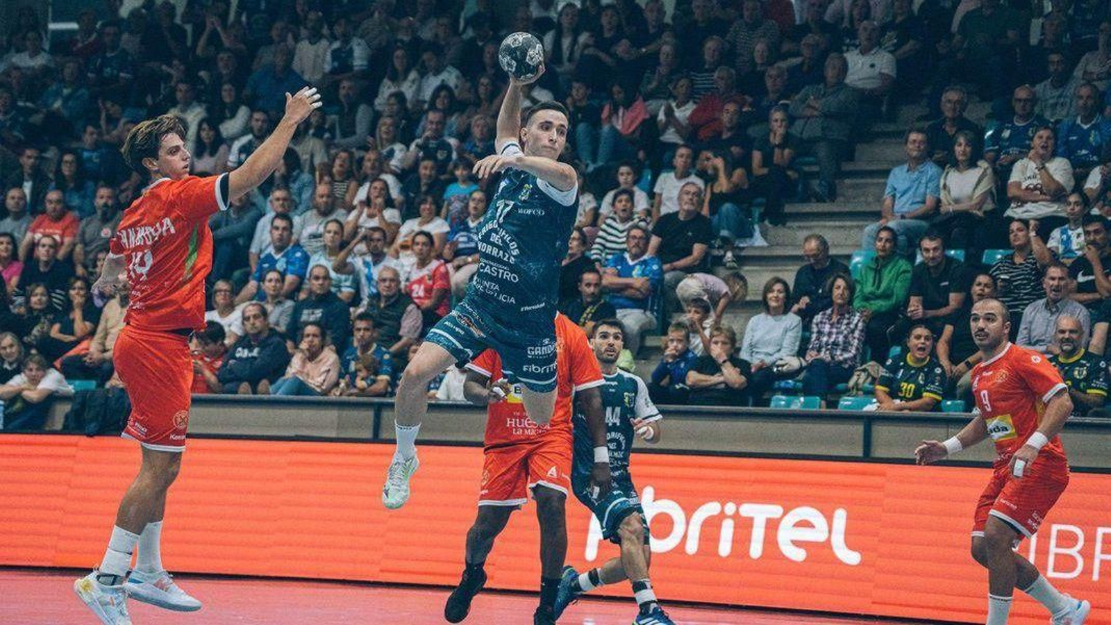 El central moañés se convirtió en el máximo goleador tras anotar nueve dianas en los dos últimos encuentros.