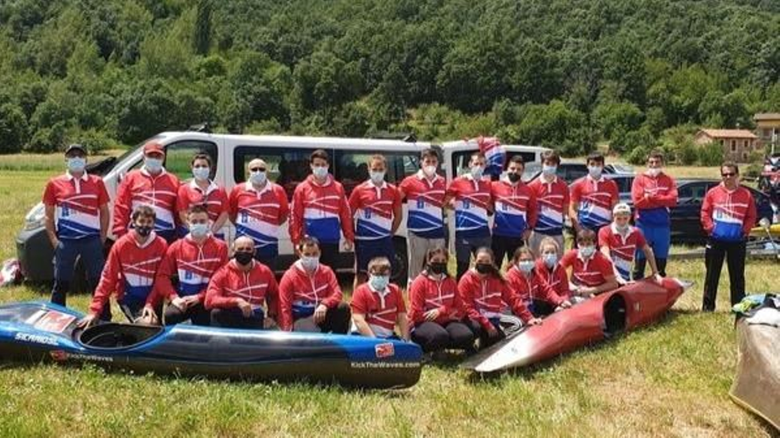 La representación del Club Fluvial O Barco desplazada a León a la competición de aguas bravas.