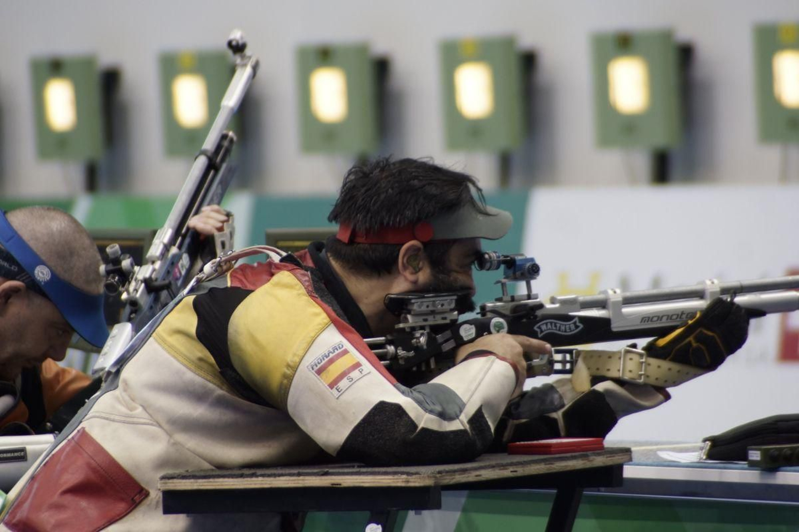 El vigente subcampeón paralímpico ejecuta un disparo en la prueba disputada en la ciudad croata de Osijek.