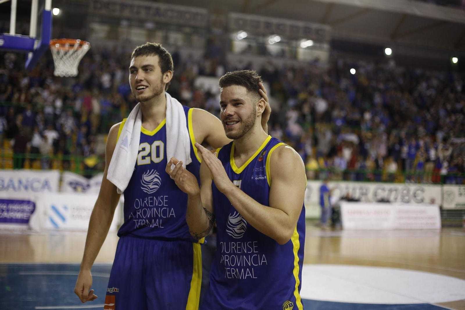 Chase Fieler, junto al base canario Christian Díaz. (Foto: Xesús Fariñas)