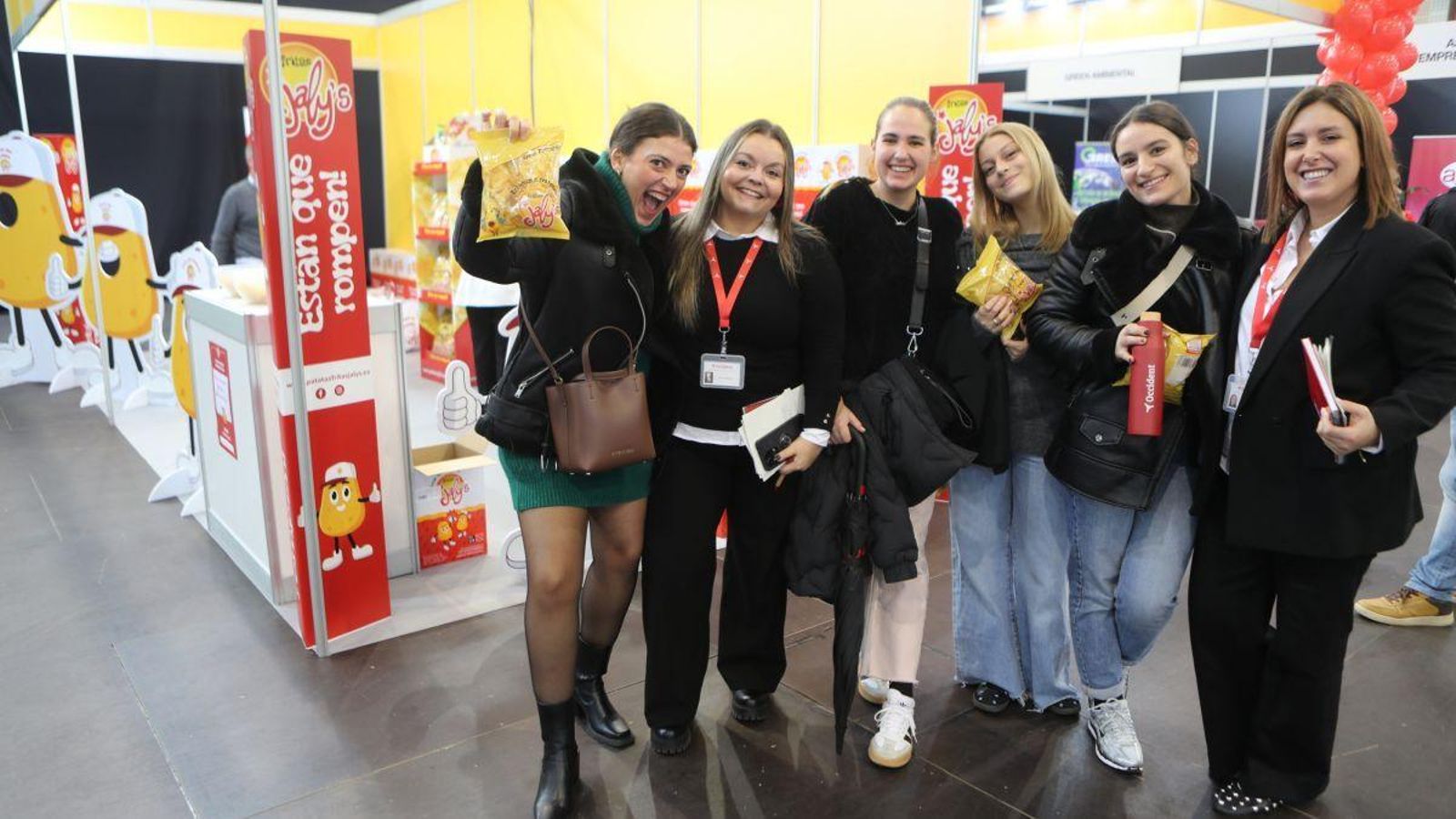 Las sonrisas de Vanesa, Silvia, Ledicia, Victoria, Patricia y Nerea.