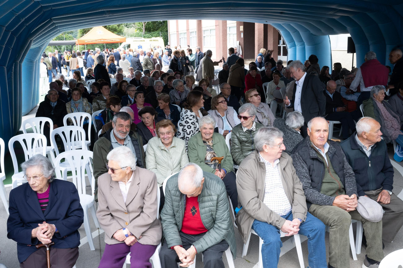 Galería |  Castrelo de Miño celebró la V Festa do Maior con música, misa y paparota