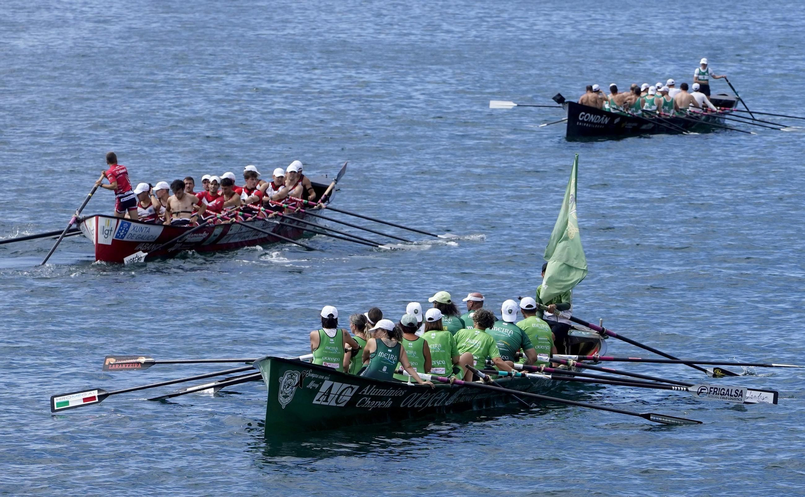 Galería | Las traineras toman la ría de Vigo con la Bandeira Concello de Moaña