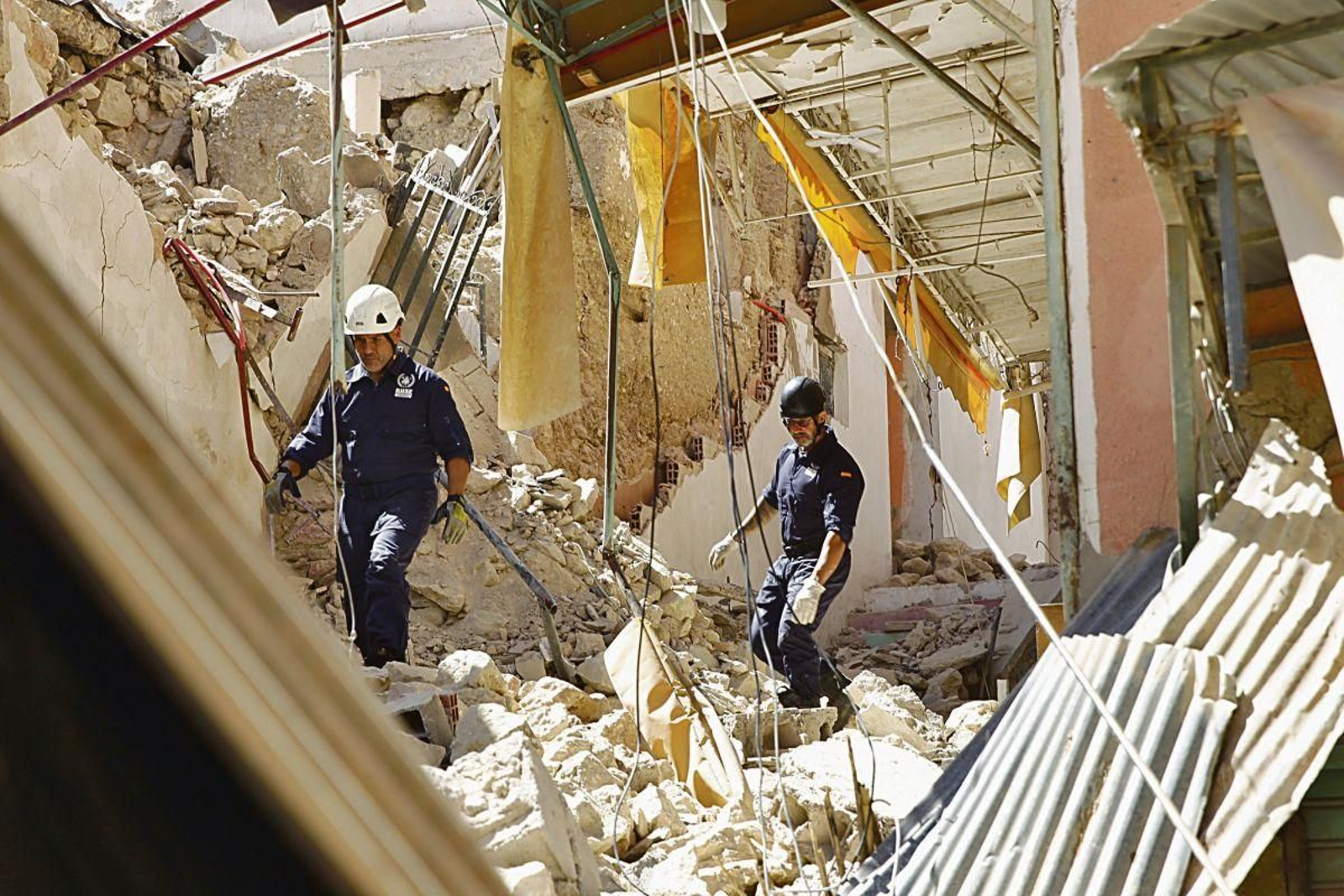 Miembros de Bomberos Sin Fronteras, en Mulay Ibrahim.