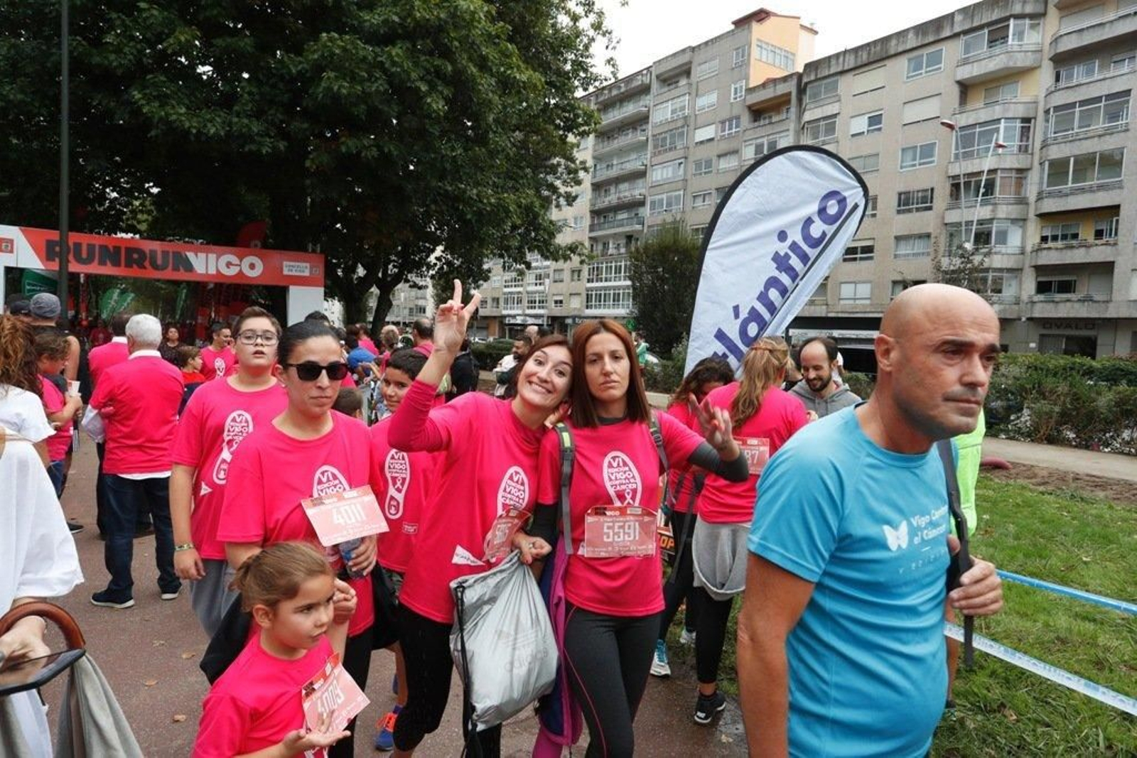 El color rosa abarrotó la Avenida de Castelao - JV Landín 108