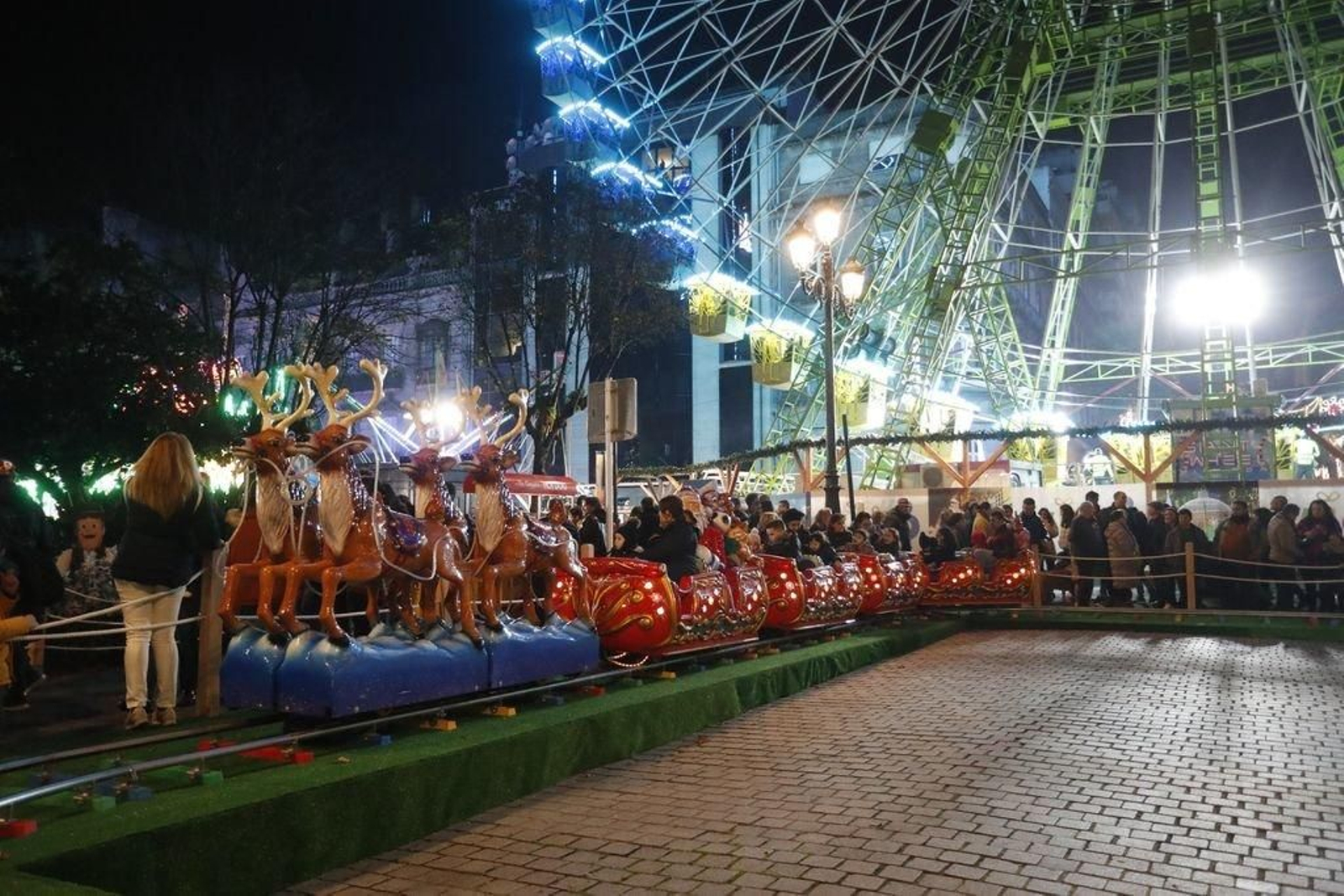 Los turistas invaden Vigo en el Puente65