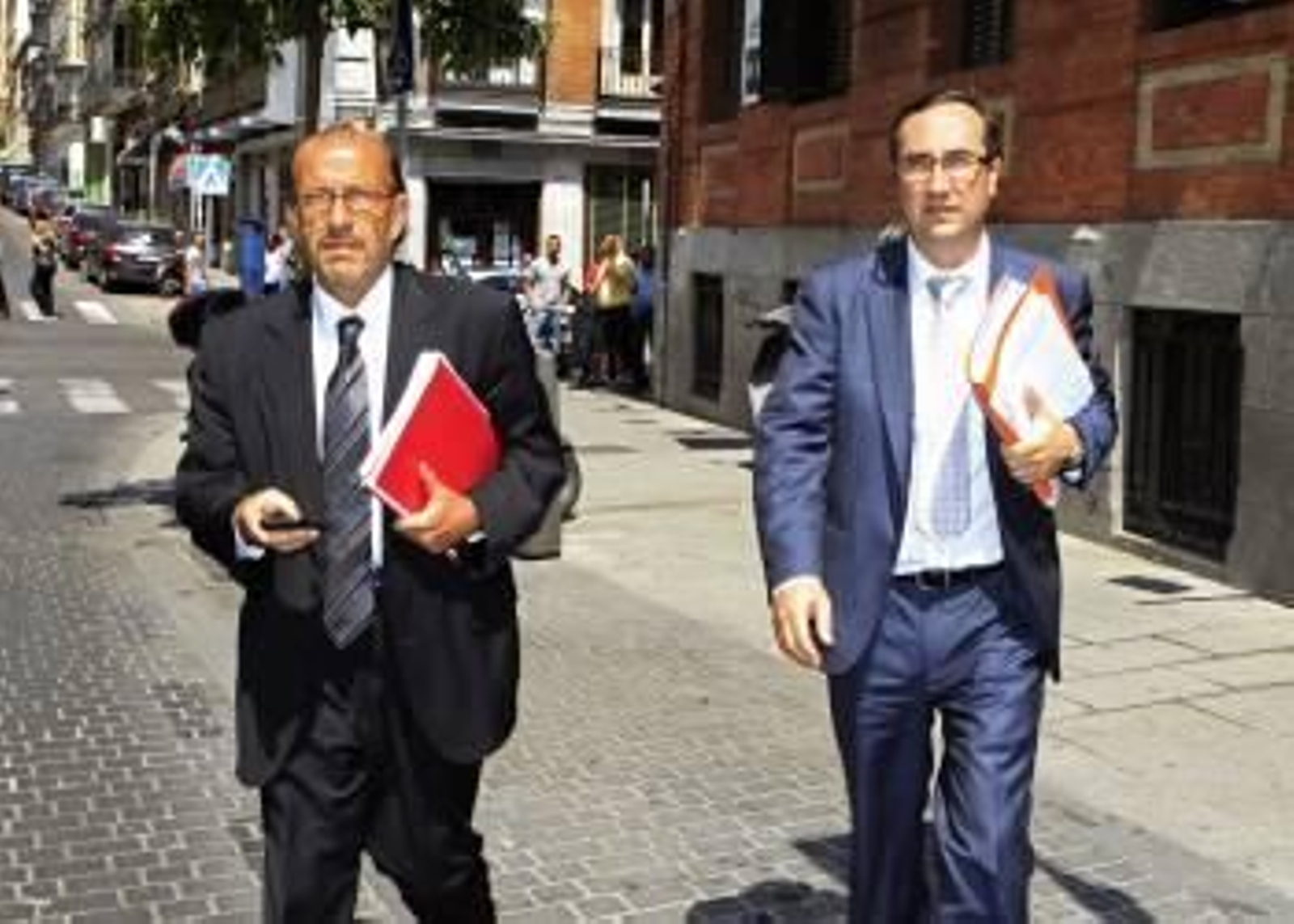 El secretario general de la SGAE, Francisco Galindo y Pablo Hernández, director servicio jurídico (Foto: GUSTAVO CUEVAS)