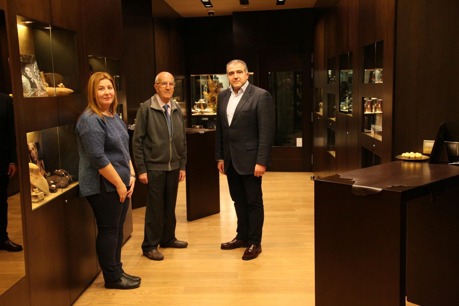 Odilo Fernández con sus hijos, María y Odilo, en el Cronómetro.