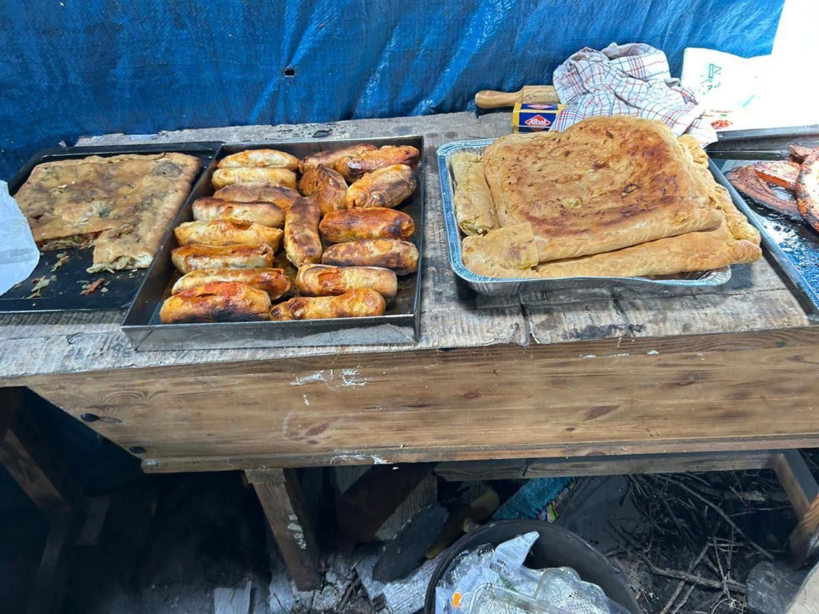 Boliños preñados e empanada elaborados polos pequenos.
