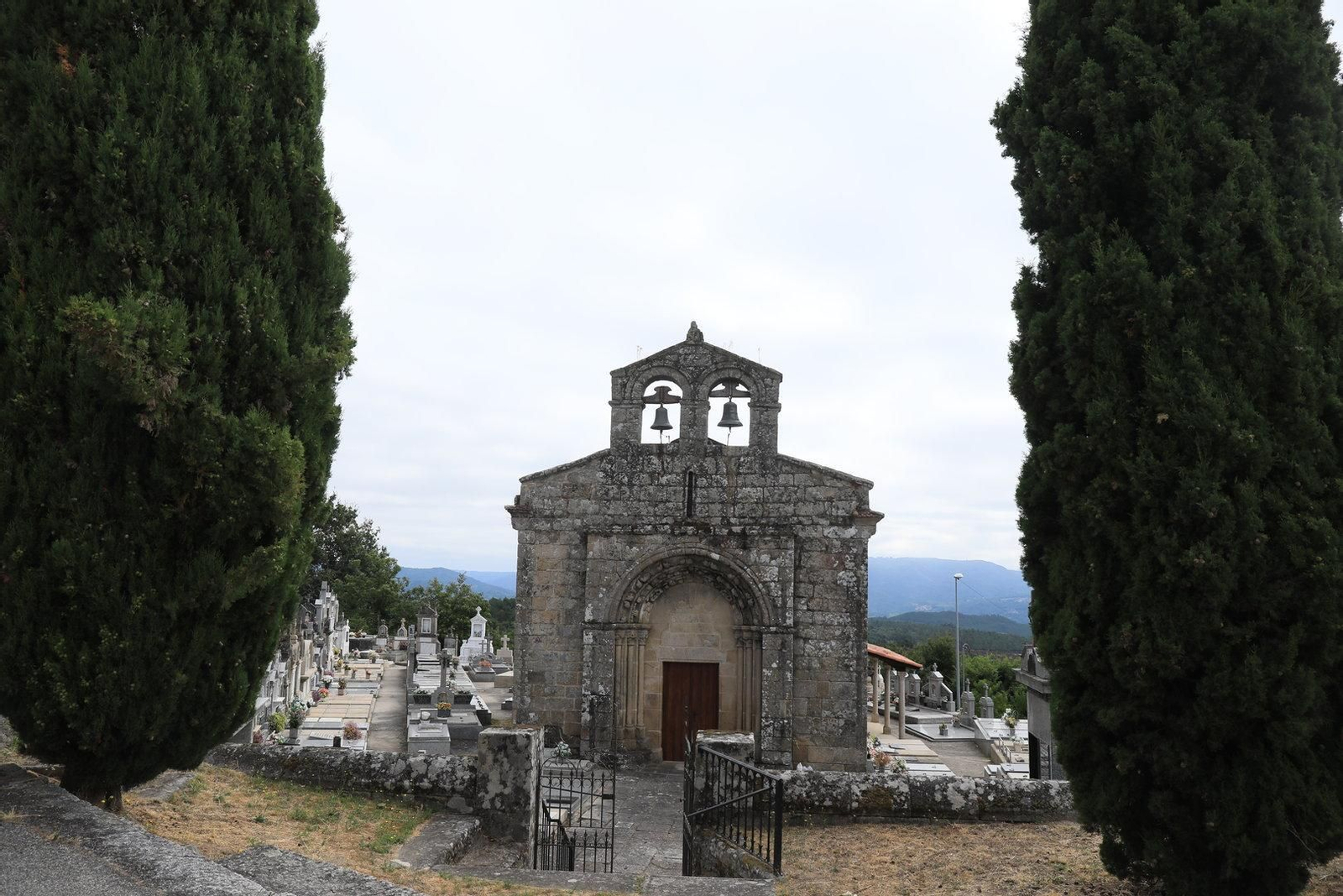 COLES 8/08/2024.- Tesoros por descubrir, Coles. Igrexa de Gustei. José Paz