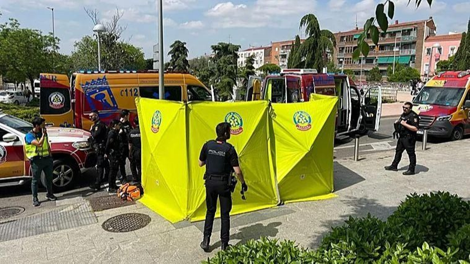 Policía y servicios sanitarios, en el lugar de los hechos.