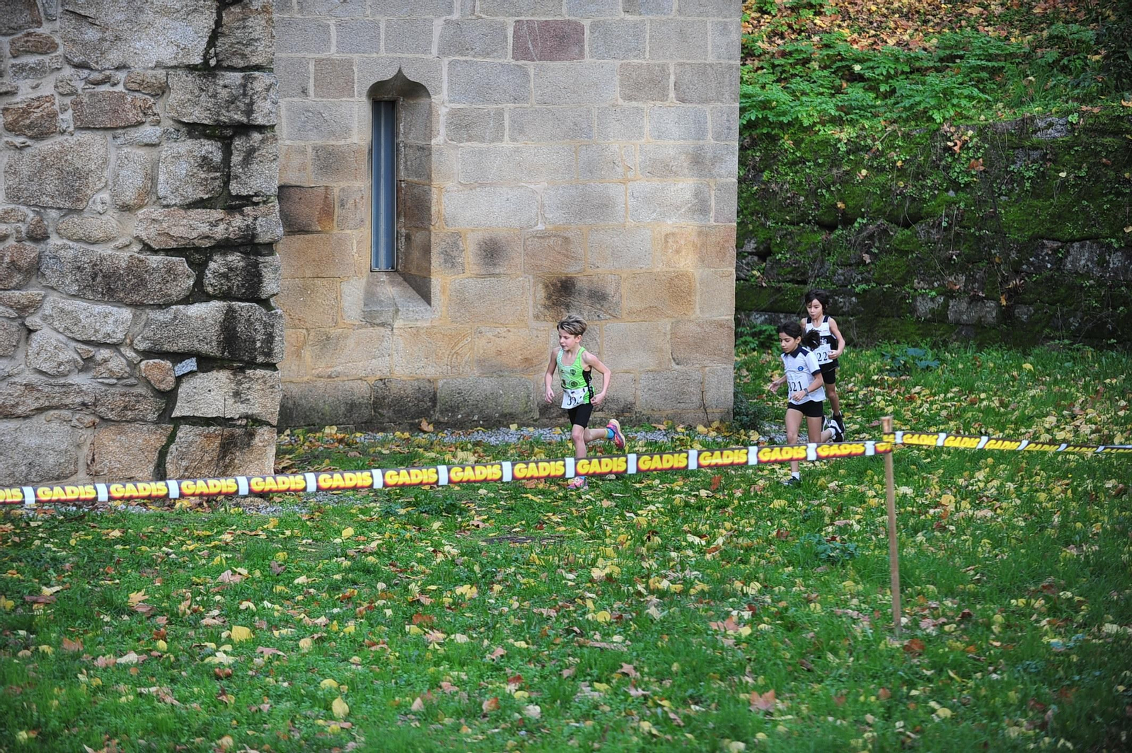 Galería | El futuro del triatlón gallego se cita en Ourense