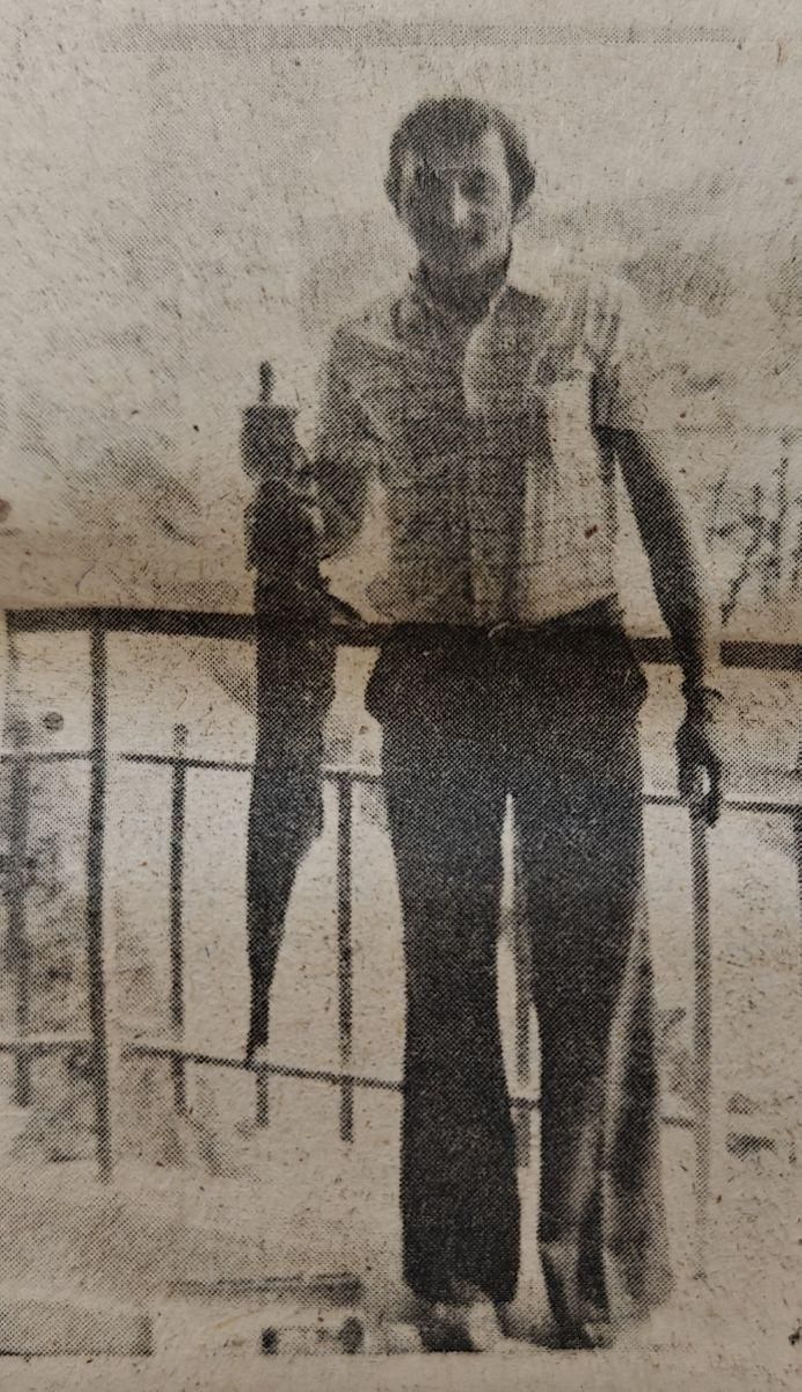 José Luis Conde Gómez con su captura.