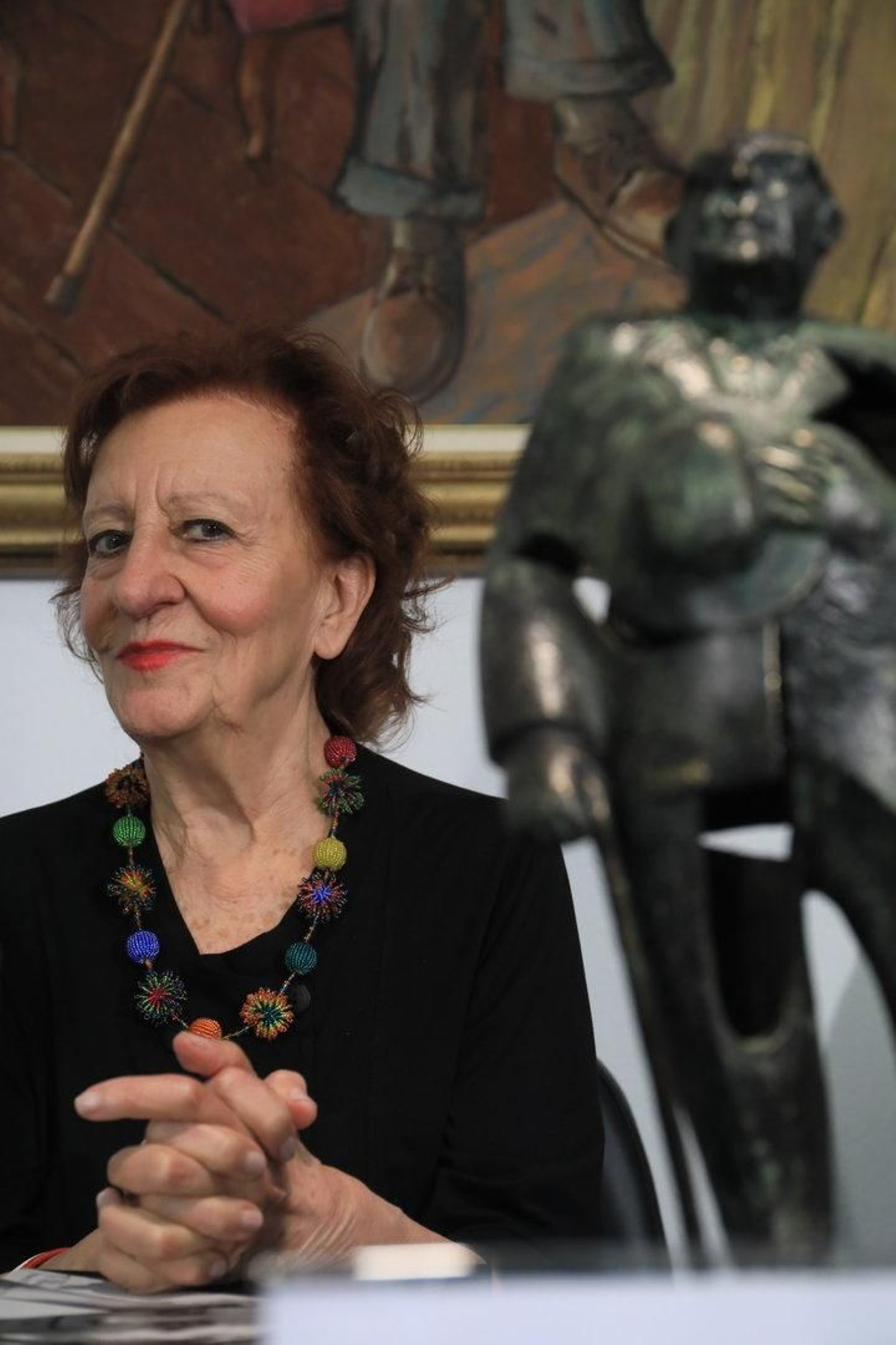 La periodista, ya con el galardón.