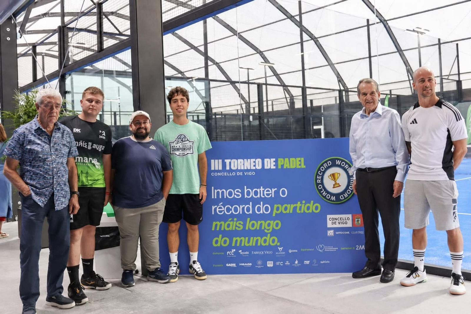 O alcalde, Abel Caballero, apoia o reto deportivo e solidario.