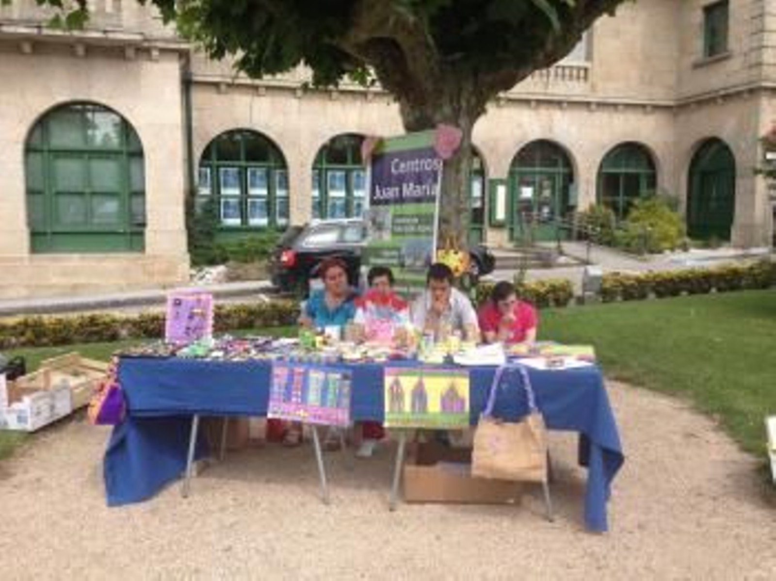 Usuarios del Centro Juan María en una actividad realizada recientemente en Nigrán.