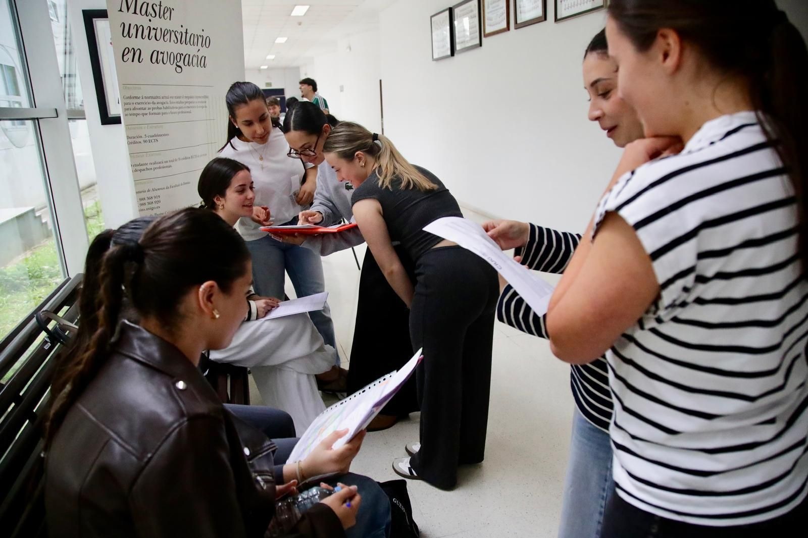 Galería | Nervios, concentración y metas en el primer día de la PAU en Ourense