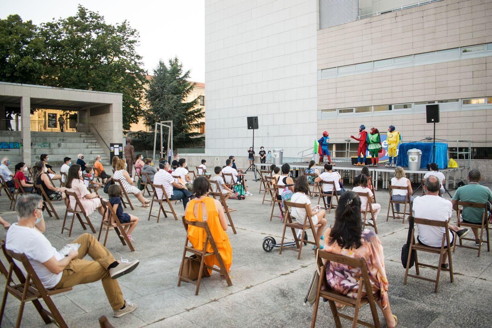 Uno de los espectáculos del Verán Cultural en la terraza del Auditorio (YERAY DIÉGUEZ).