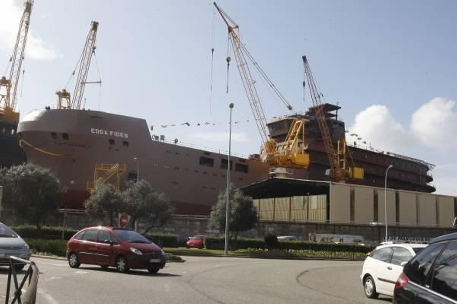 Los grandes astilleros de la Ría (en la foto Barreras) tuvieron que echar mano de un ERE debido a la escasa carga de trabajo que tienen.