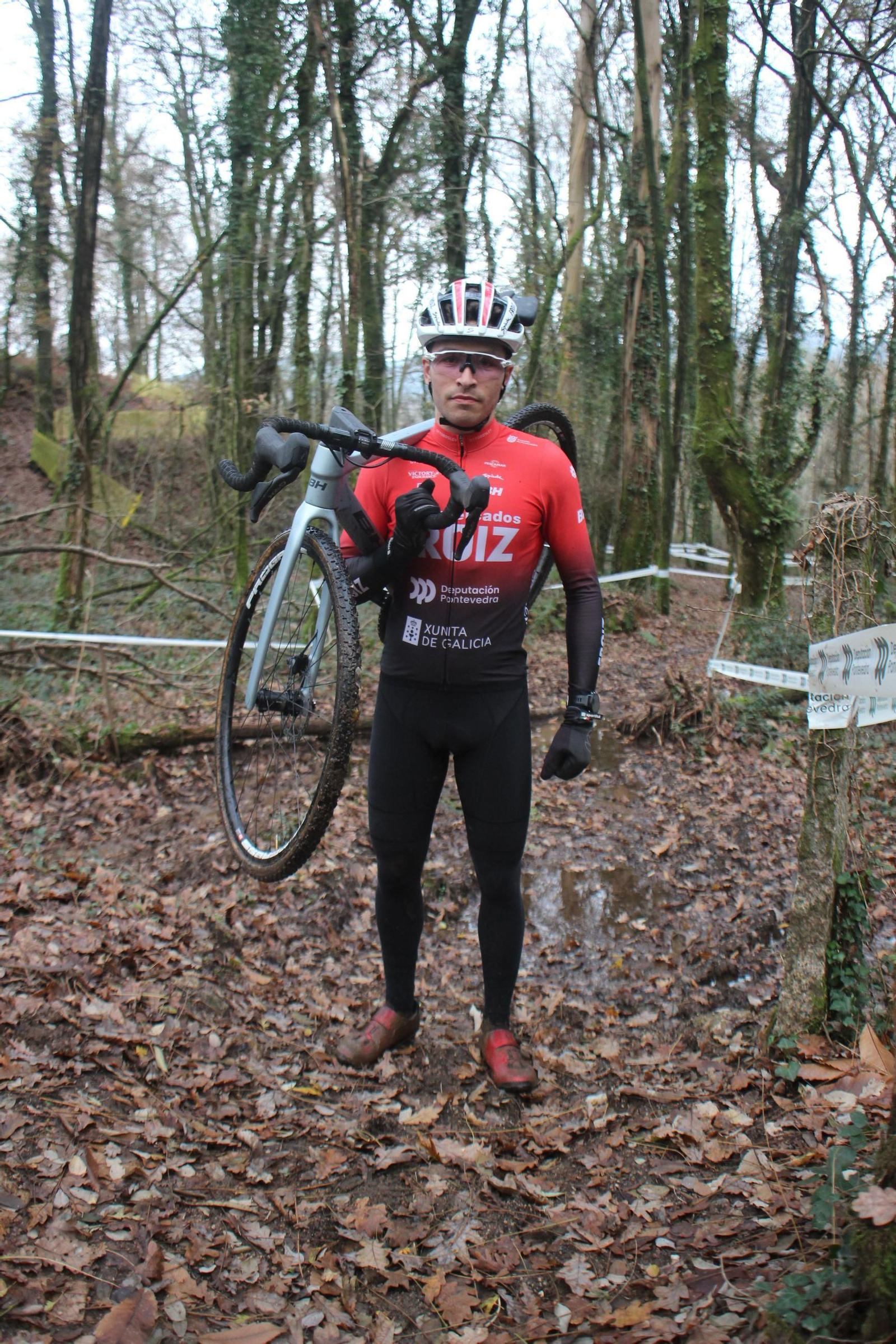 Galería | El campeón de ciclocross Miguel Rodríguez entrena en su Ponteareas natal