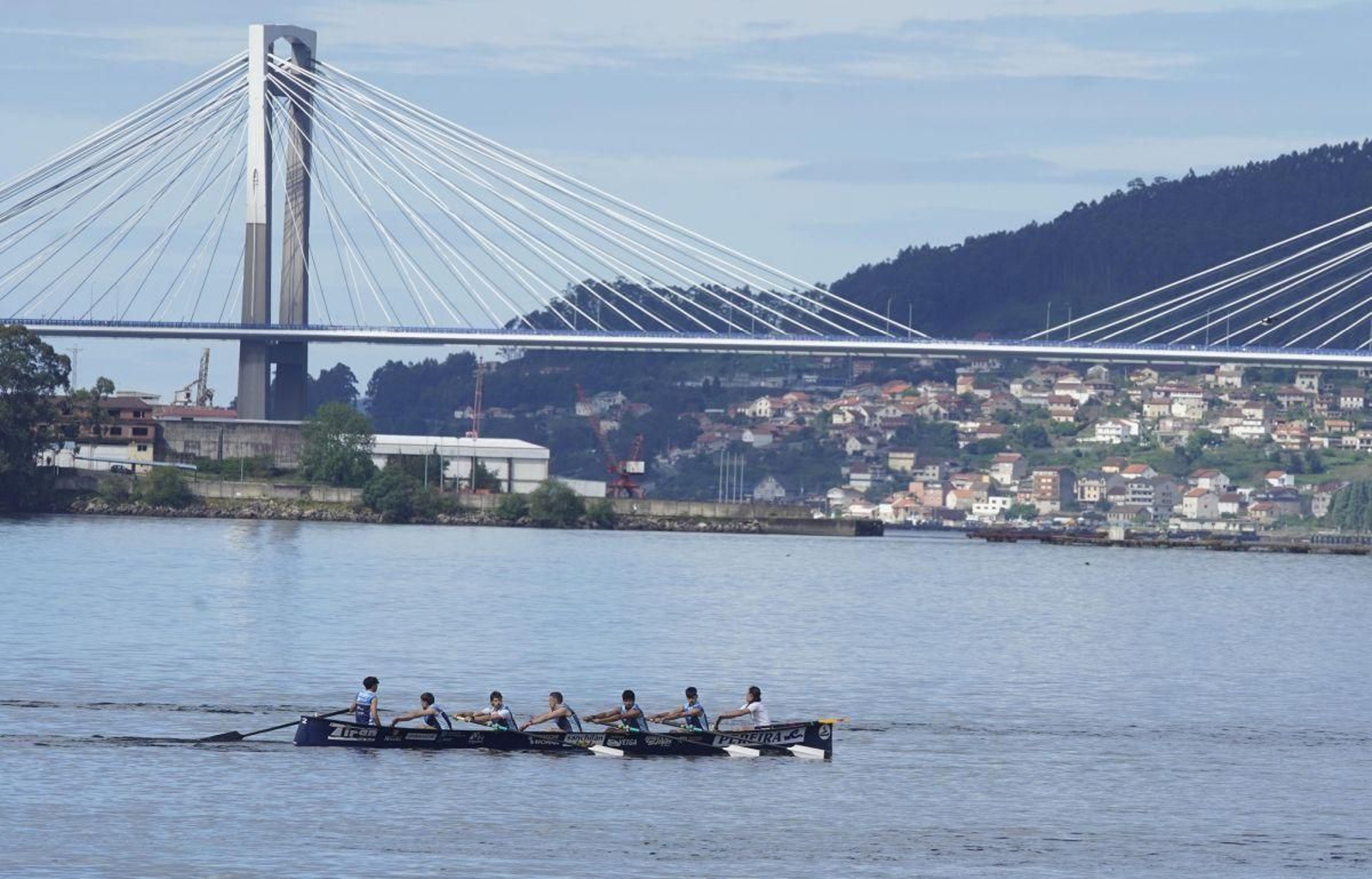 Tirán acadou dúas vitorias na regata de traiñeiriñas disputada onte nas augas da Enseada de San Simón.